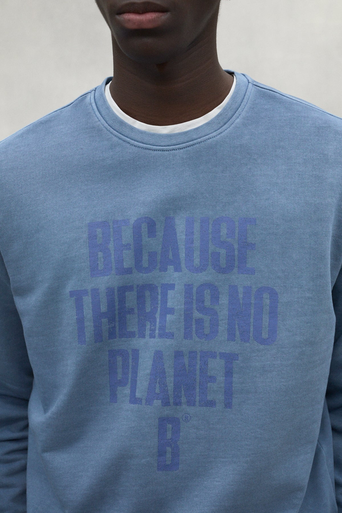 sudadera-ecoalf-bardera-azul-de-algod-n-org-nico-y-reciclado-para-hombre image 4