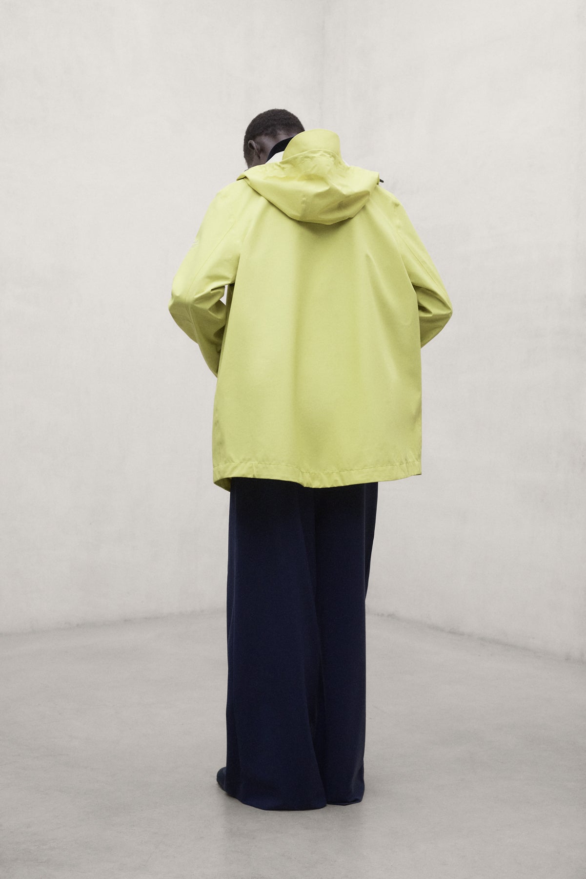 ecoalf-chaqueta-diluvio-amarillo-mujer-impermeable-y-transpirable image 3
