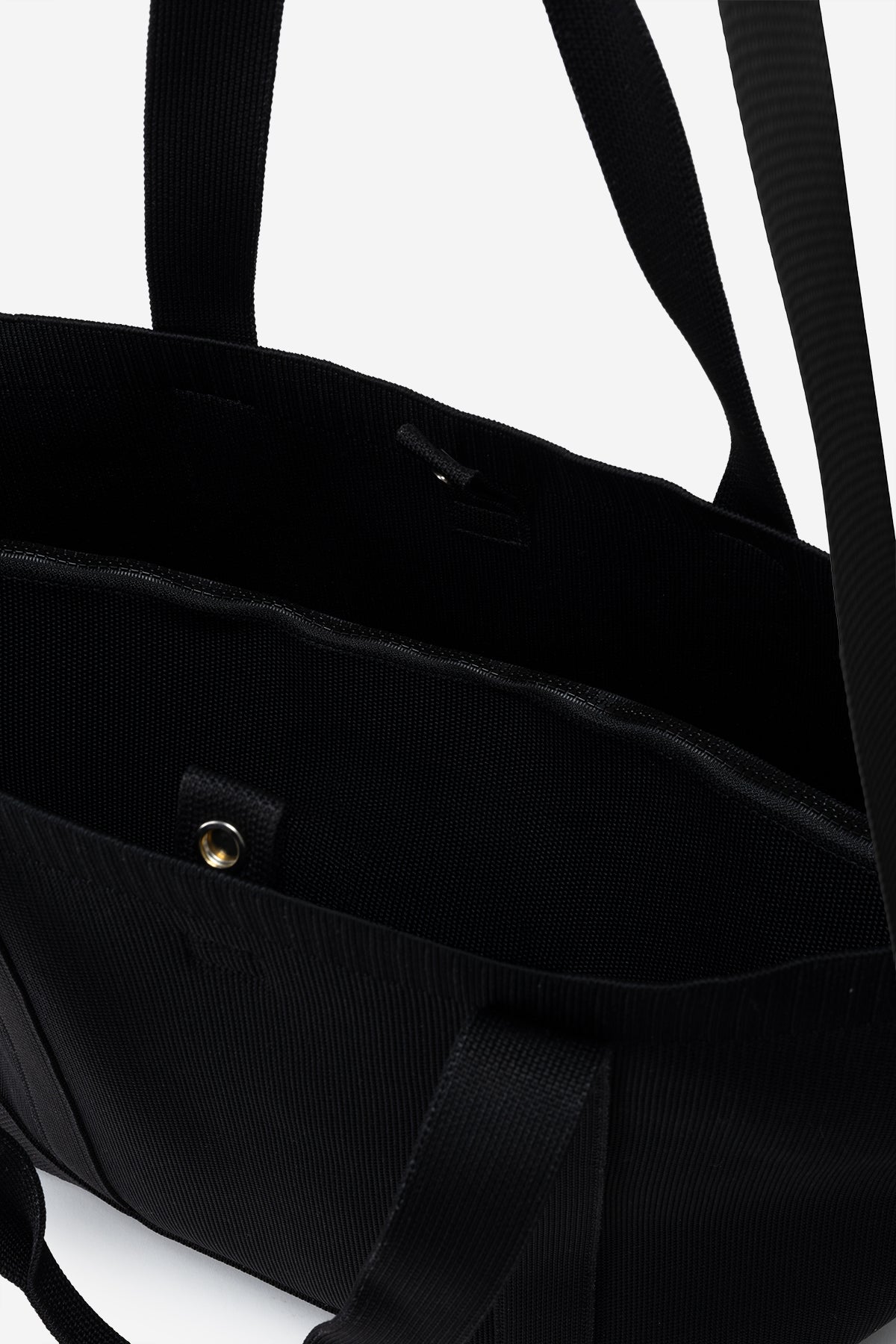bolso-shopper-mini-marta-tika-liso-negro-ecoalf-poli-ster-reciclado image 4