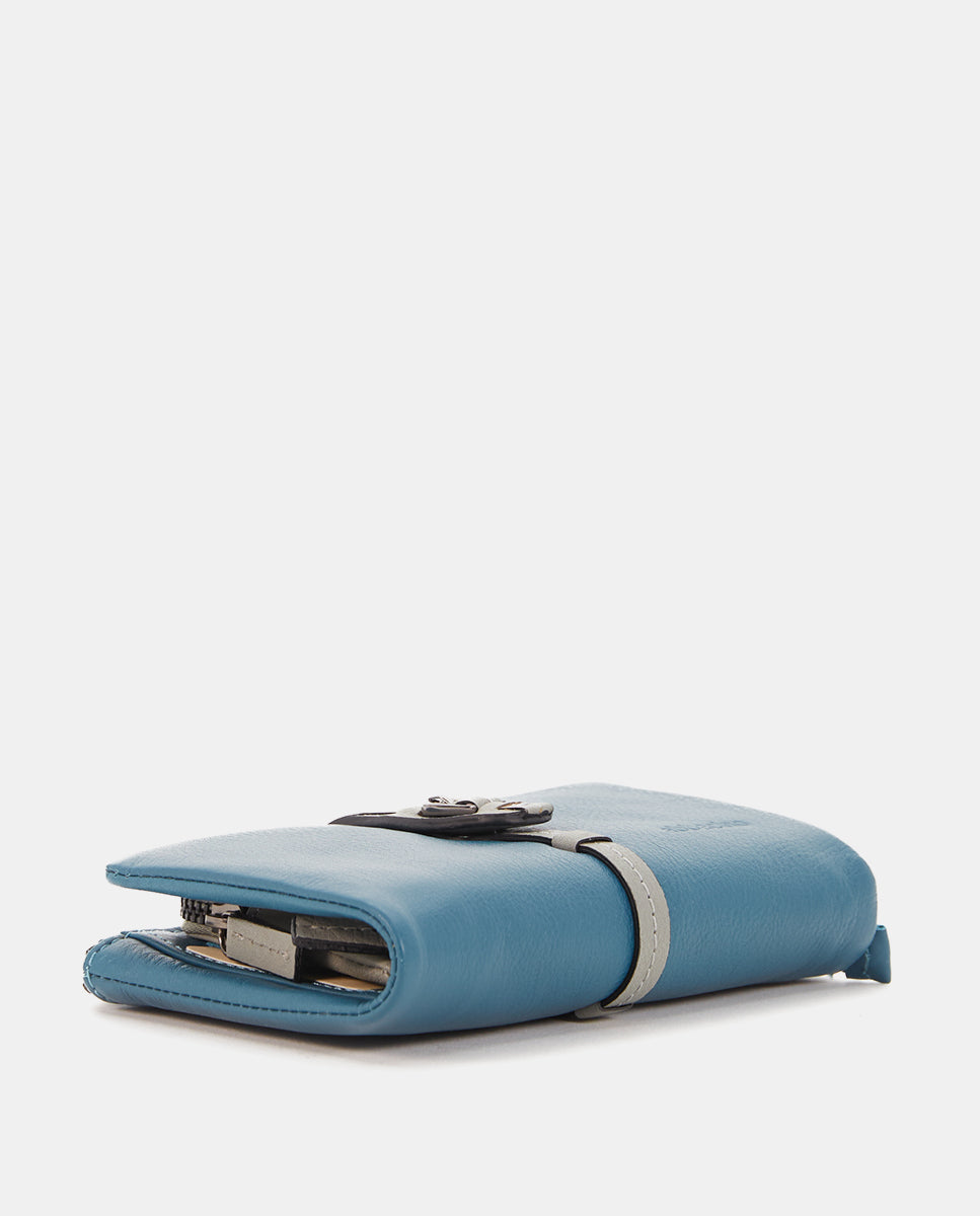 cartera-mediana-de-piel-abbacino-en-color-azul-con-cierre-de-hebilla image 5
