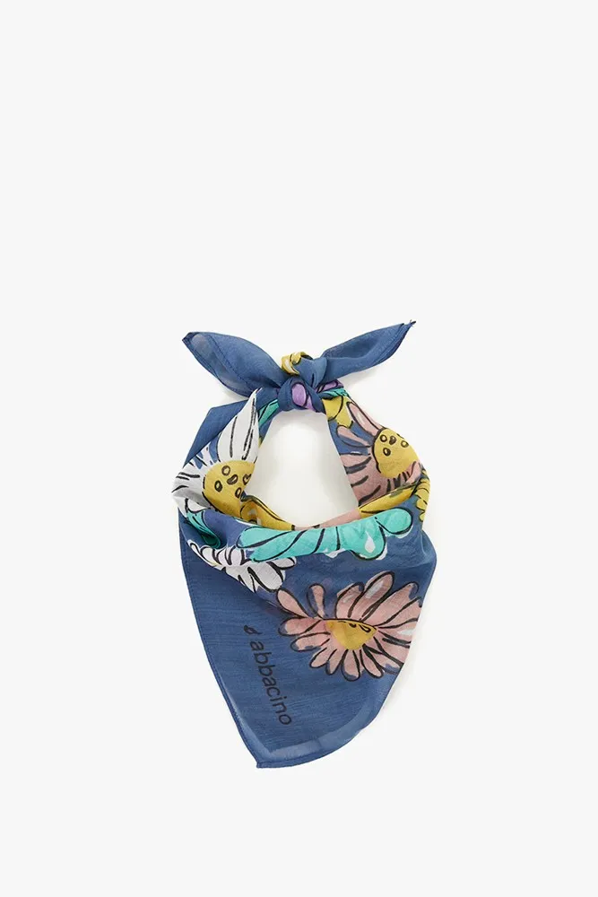 abbacino-floral-print-bandana-in-blue-pa-uelo-de-seda-y-modal image 1