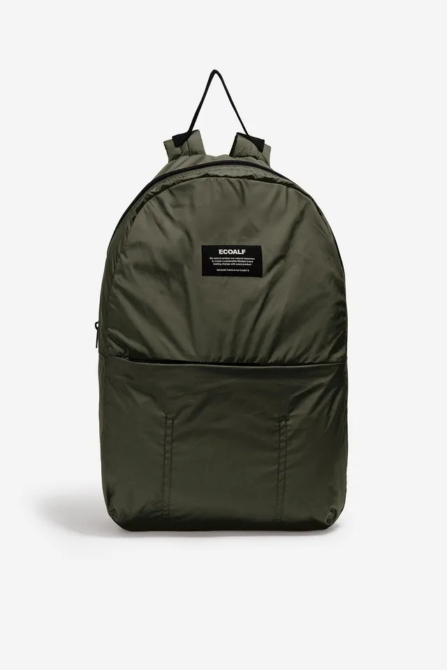 mochila-pacho-verde-ecoalf-plegable-de-poli-ster-reciclado image 1