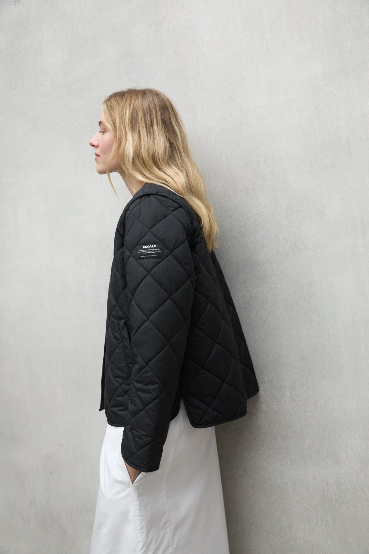 ecoalf-chaqueta-musa-negra-para-mujer-poli-ster-100-reciclado-repelente-al-agua image 5