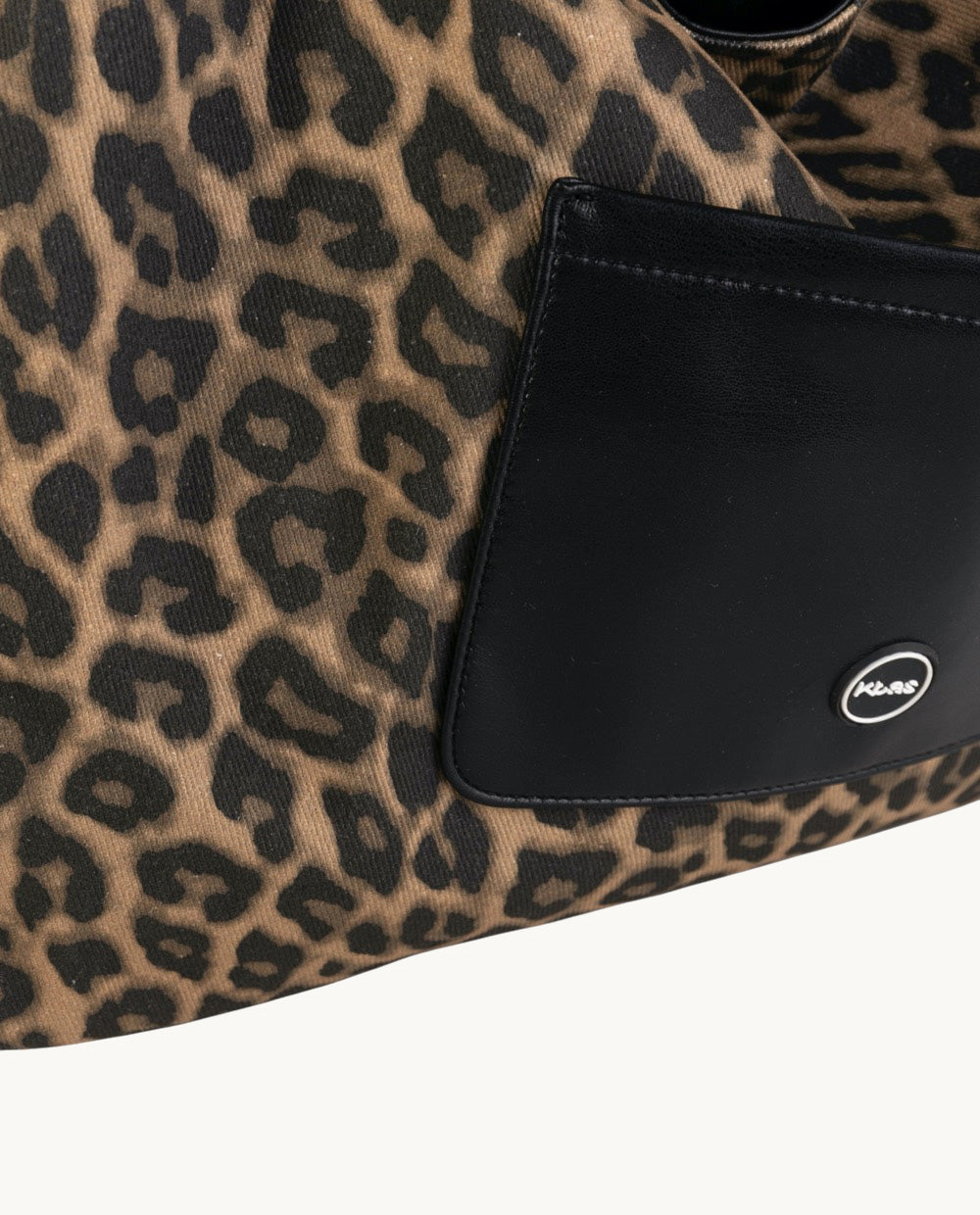 kbas-hobo-grande-reversible-animal-print-y-piel-sint-tica-color-negro image 3