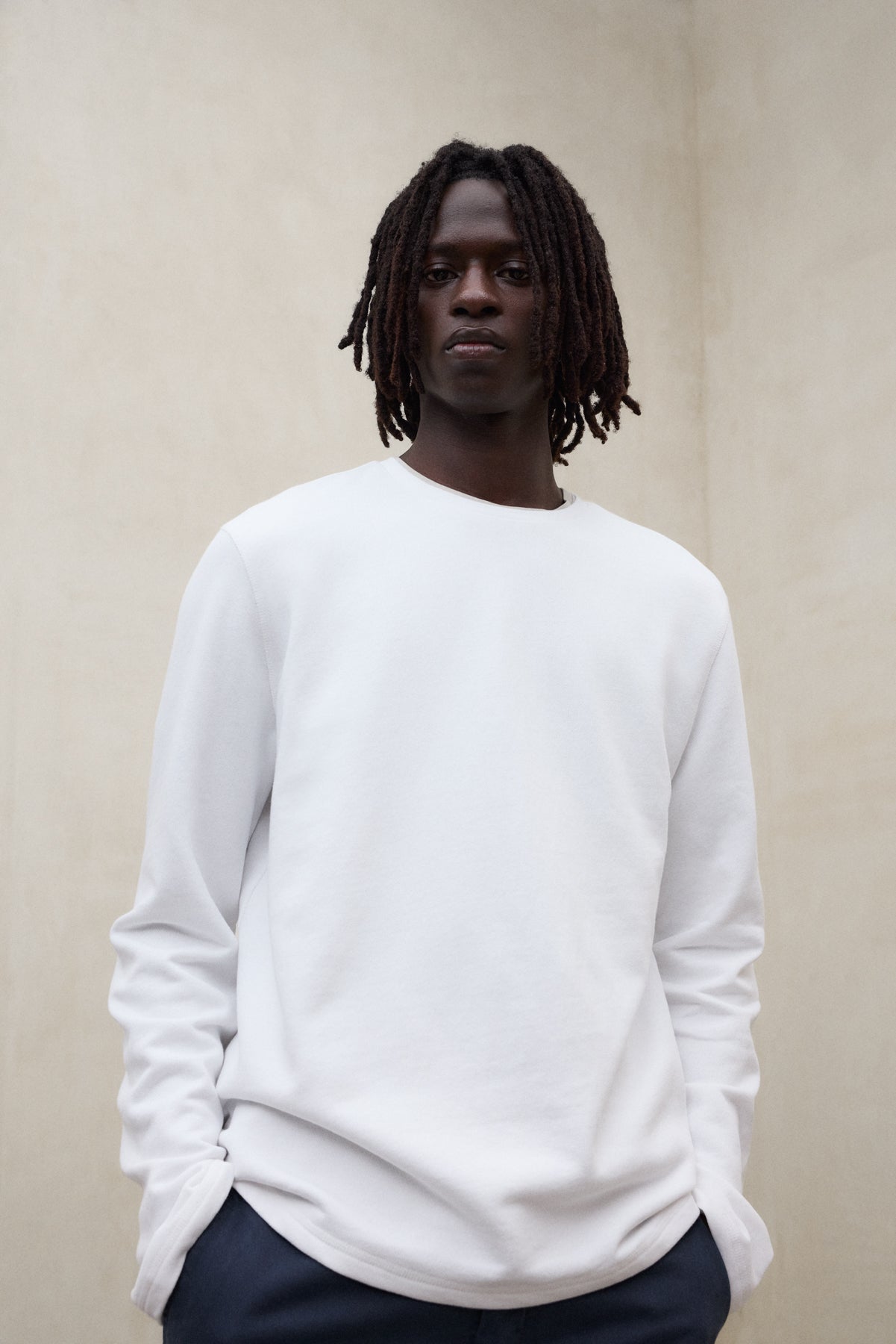 camiseta-manga-larga-ecoalf-sustano-blanca-para-hombre-100-algod-n-reciclado-est image 3