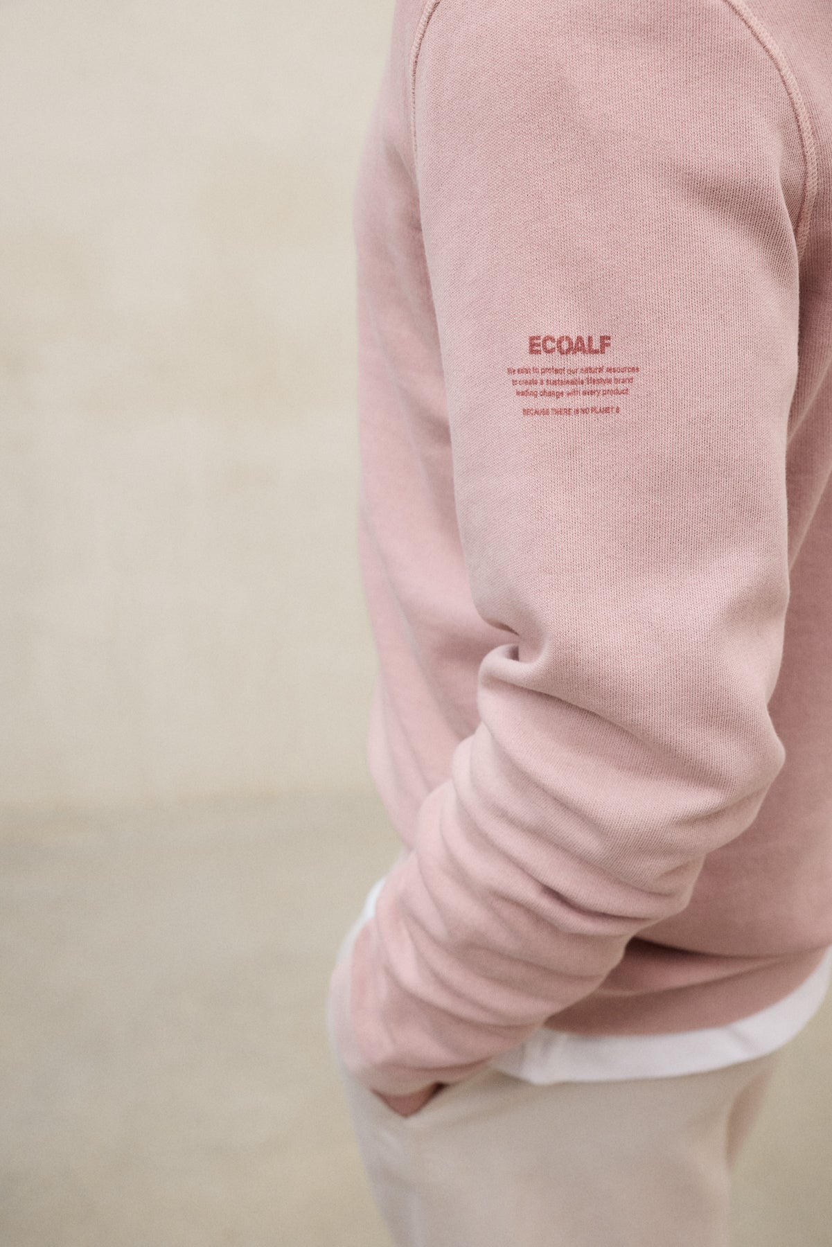 sudadera-ecoalf-gola-rosa-de-hombre-50-algod-n-reciclado-fit-regular-te-ida-y-la image 5