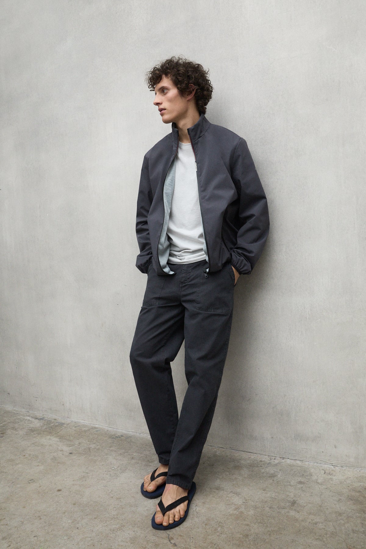 pantal-n-ecoalf-nalon-gris-oscuro-de-hombre-100-algod-n-reciclado-fit-holgado image 3