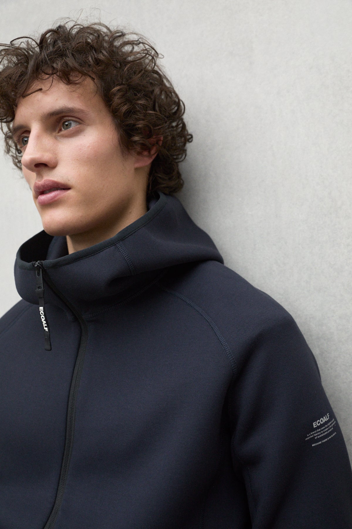 sudadera-dashen-de-ecoalf-lenzing-ecovero-azul-marino-hombre image 4