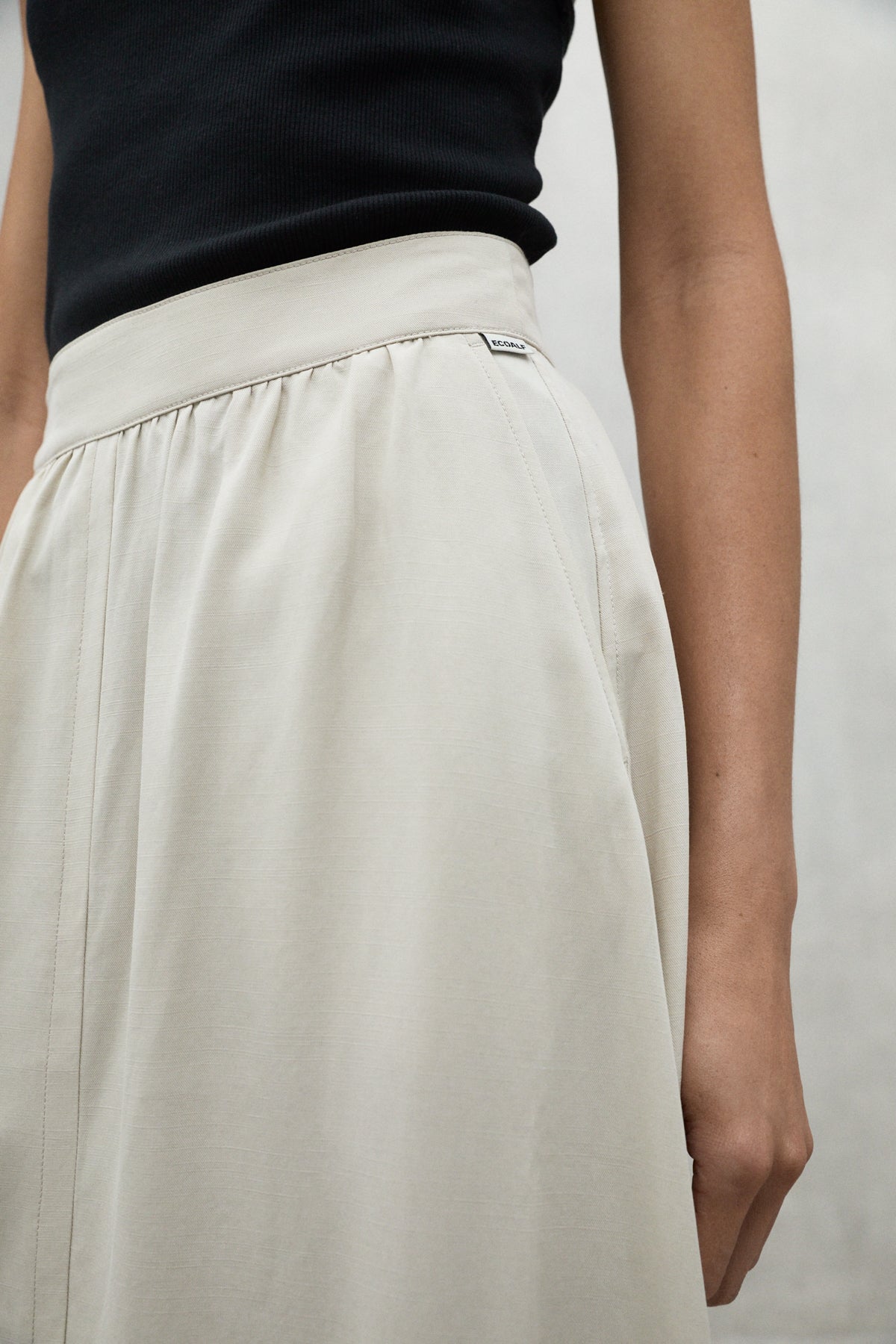 falda-yoko-beige-ecoalf-tencel-lyocell-silueta-en-a image 4