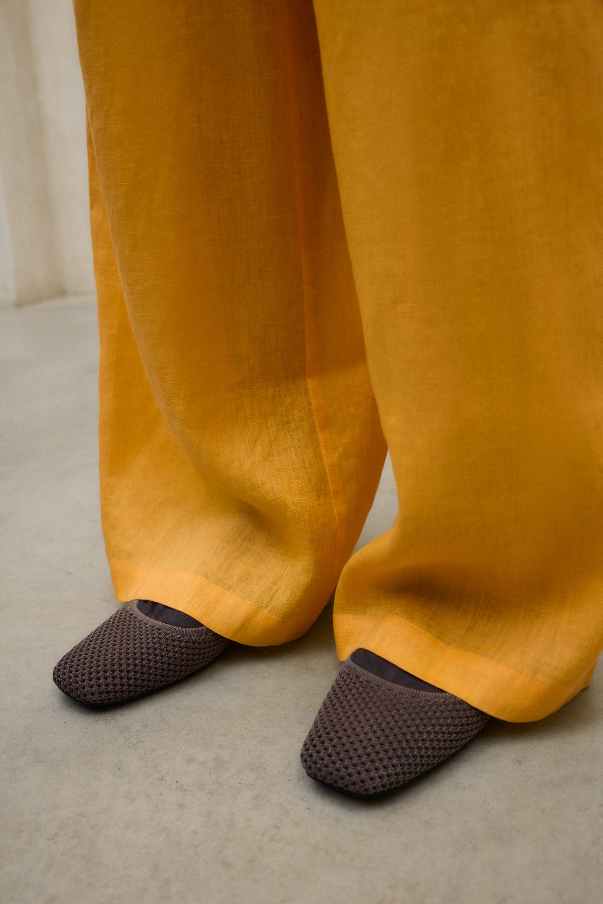 pantalones-mossi-naranja-de-ecoalf-para-mujer-lino-80-fit-relajado-pierna-ancha- image 5
