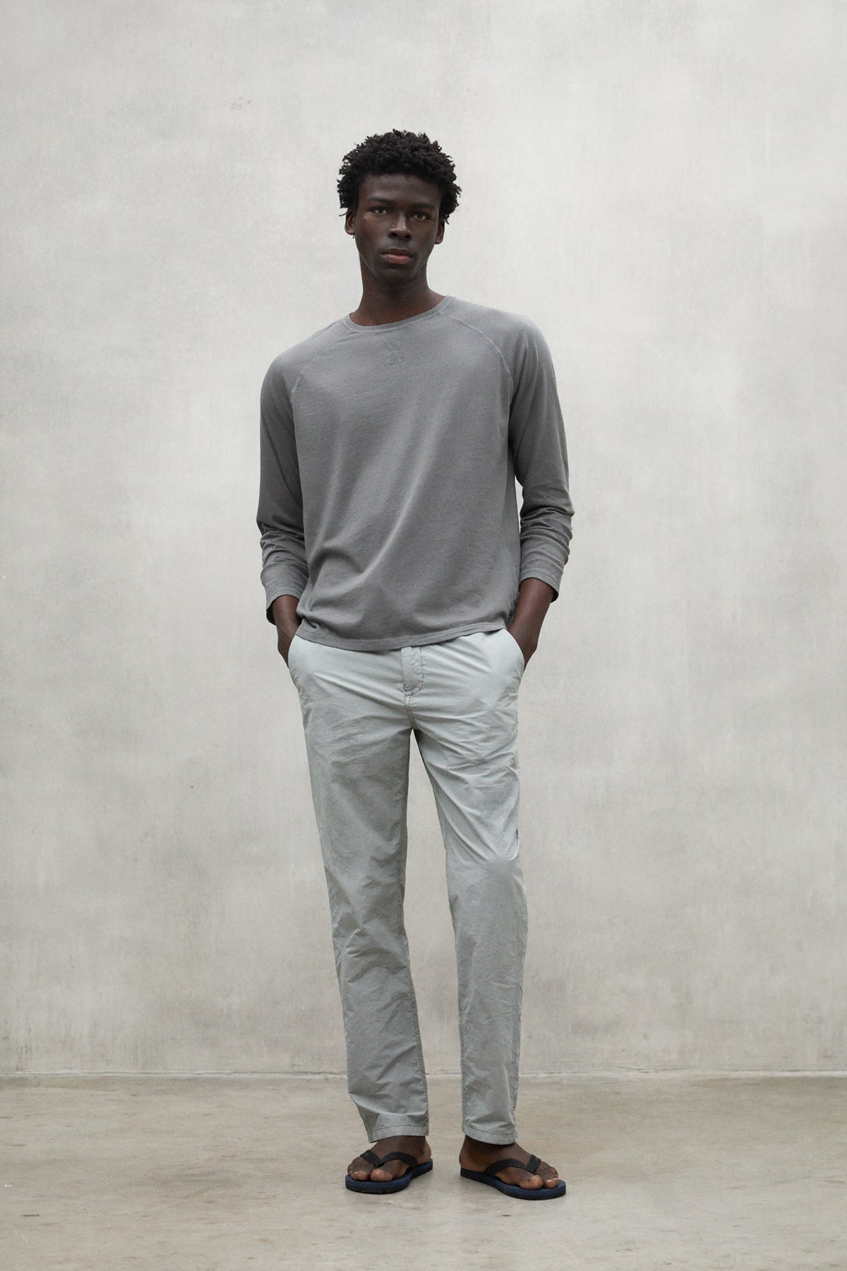 pantal-n-ecoalf-ethic-nylon-gris-claro-de-hombre image 1