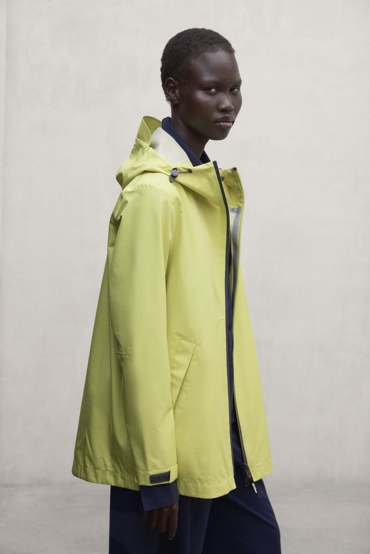 ecoalf-chaqueta-diluvio-amarillo-mujer-impermeable-y-transpirable image 1