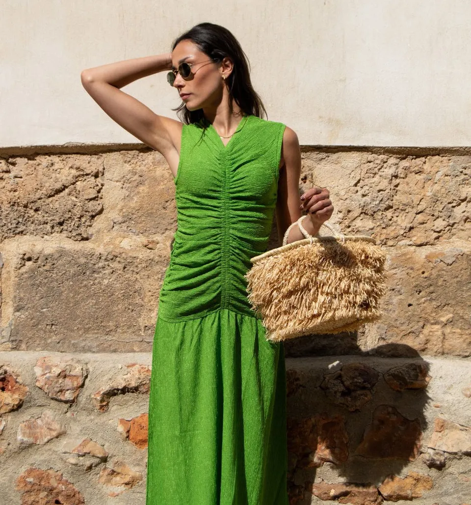 capazo-de-palma-natural-kbas-con-flecos-de-rafia-color-natural-35x20x24-cm image 1