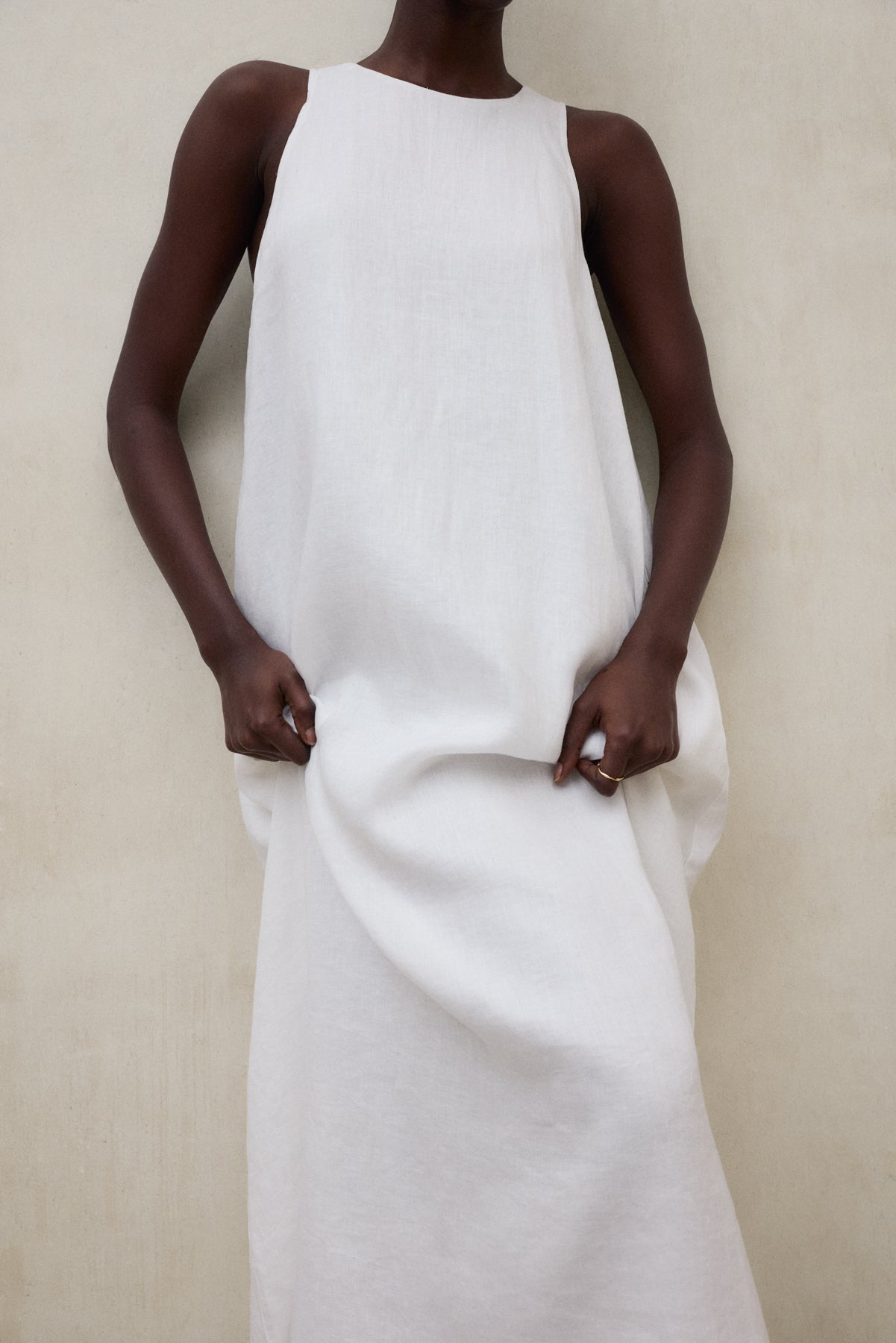 vestido-ecoalf-ukara-blanco-de-lino-para-mujer image 2