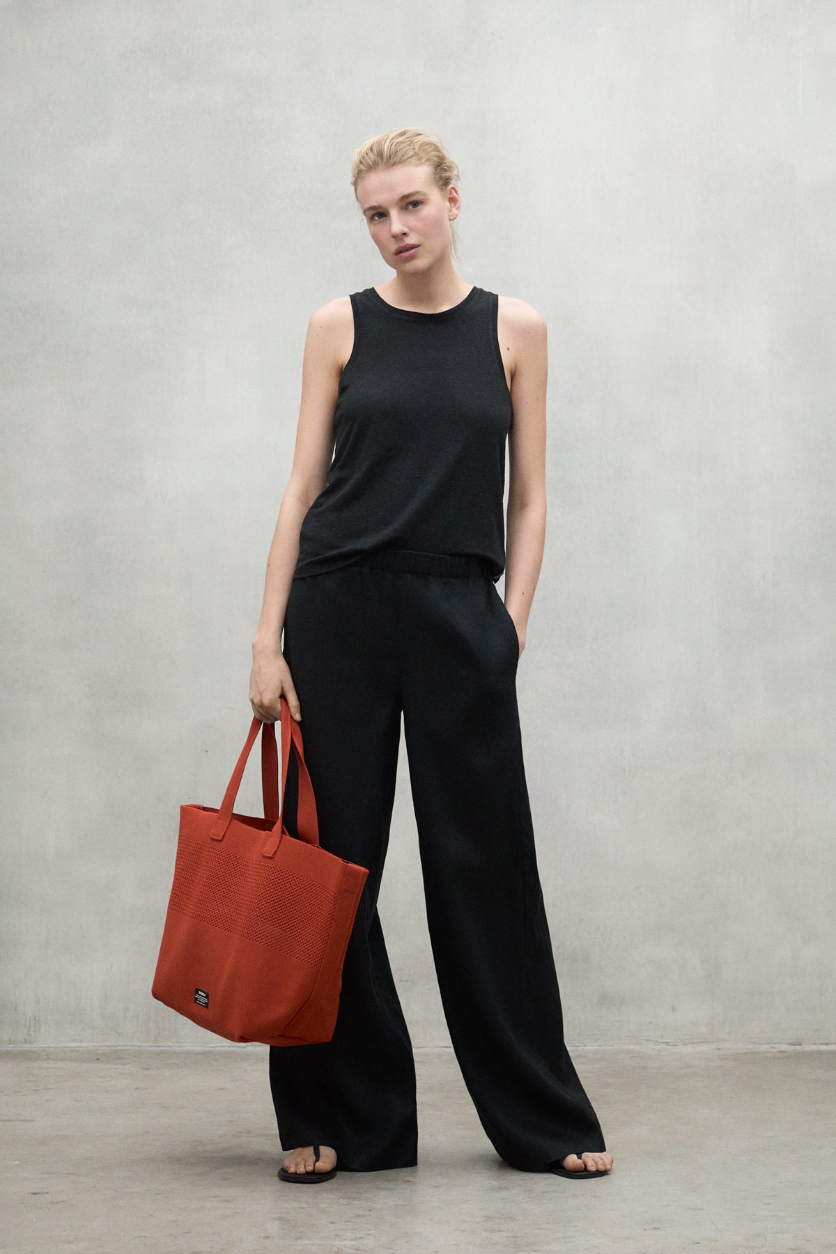bolso-shopper-tika-naranja-ecoalf-tejido-de-botellas-recicladas-del-oc-ano-cubo- image 2