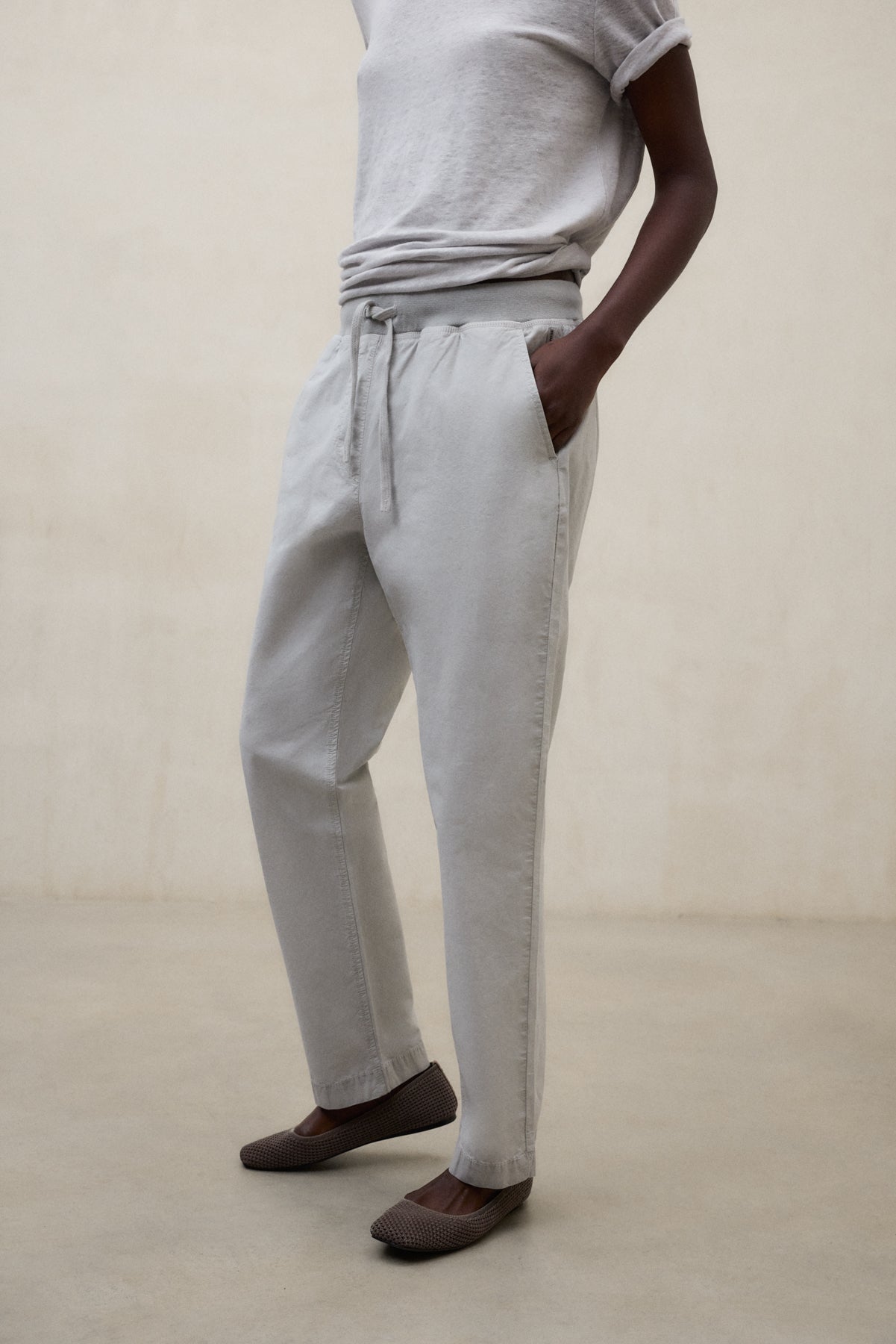 pantalones-ganges-gris-ecoalf-54-algod-n-org-nico-fit-regular image 2