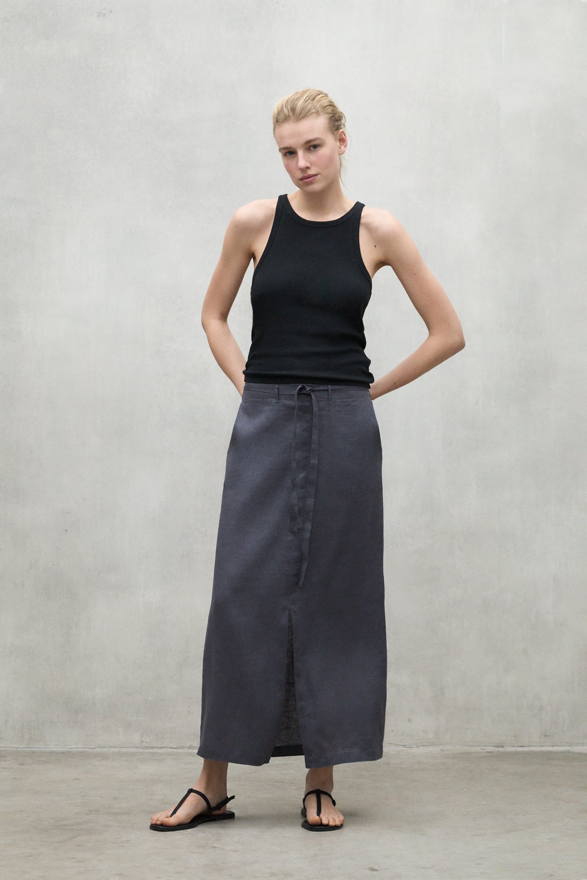 ecoalf-falda-lara-gris-oscuro-de-mujer-20-lino-reciclado-cintura-el-stica-y-bols image 3