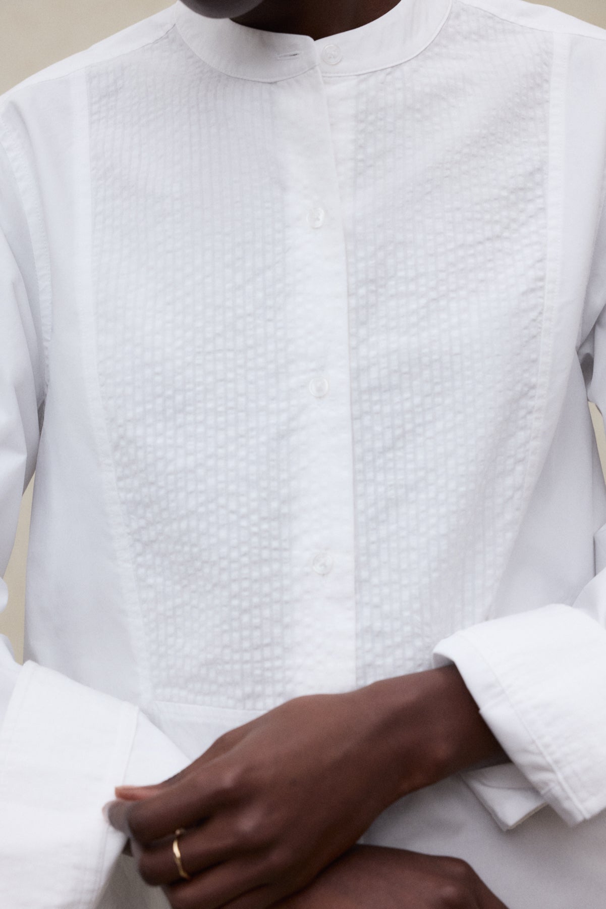 camisa-agnes-blanca-ecoalf-de-70-algod-n-org-nico-fit-regular-con-botones image 5