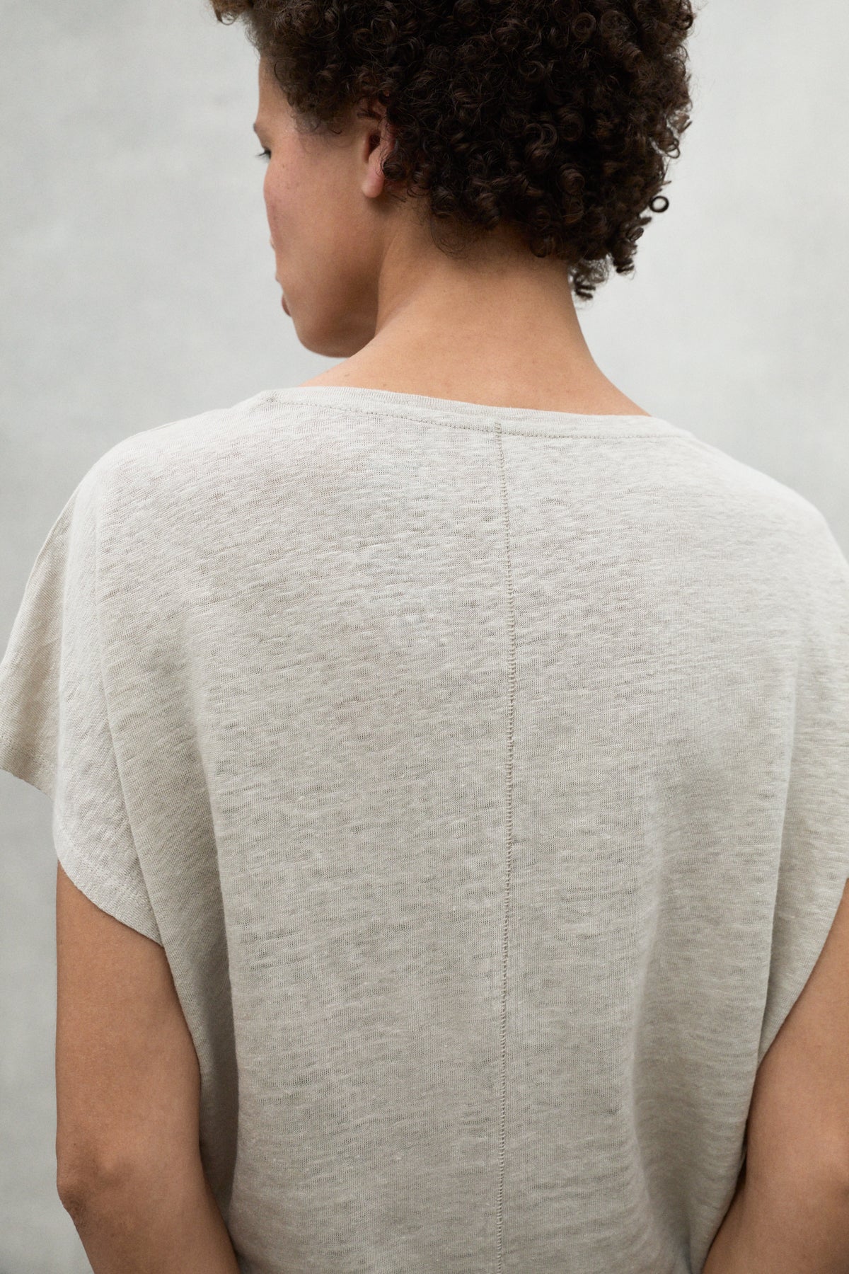 ecoalf-camiseta-arendal-beige-de-lino-para-mujer image 4