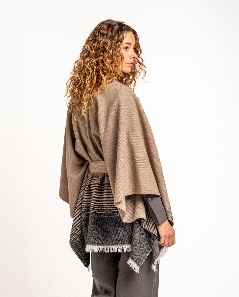 poncho-abbacino-con-lazada-marr-n-degradado image 2