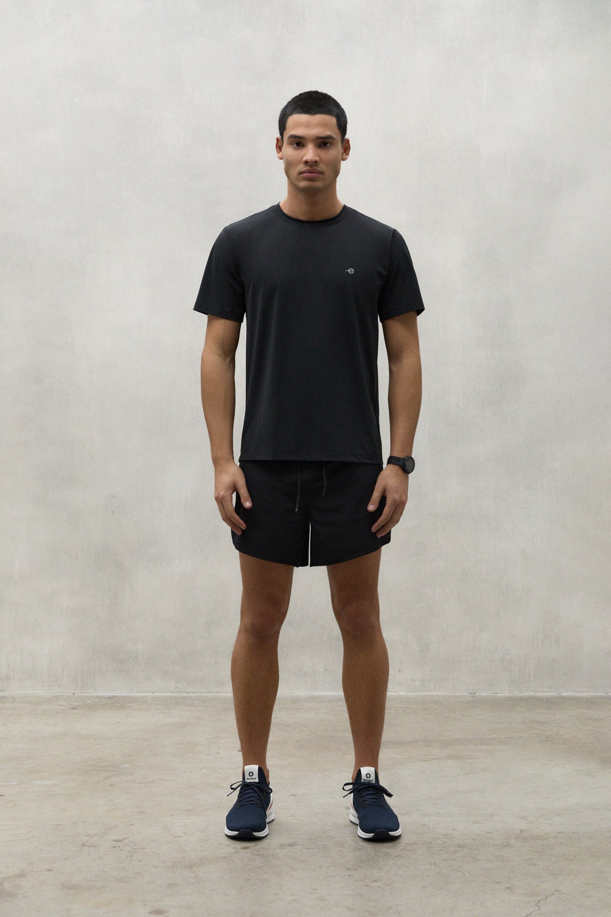 ecoalf-camiseta-zurich-negra-t-cnica-transpirable-para-hombre image 2