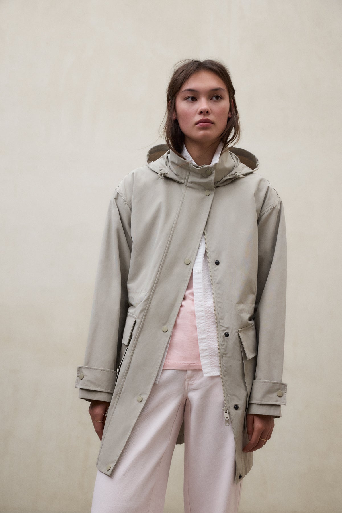 ecoalf-chaqueta-cova-beige-poli-ster-reciclado-capucha-desmontable image 4