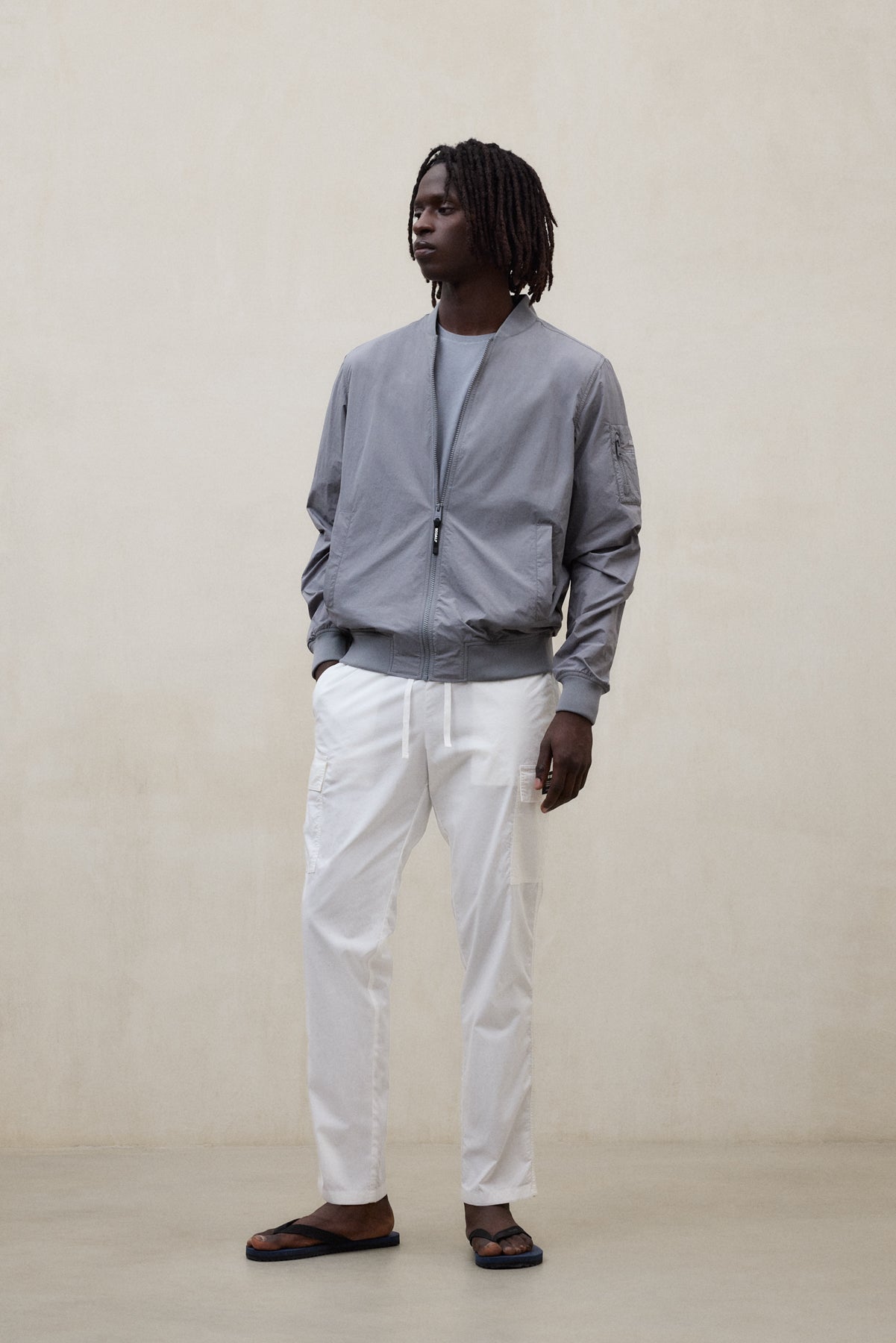 ecoalf-chaqueta-wale-gris-de-hombre-bomber-de-poliamida-reciclada-repelente-al-a image 1