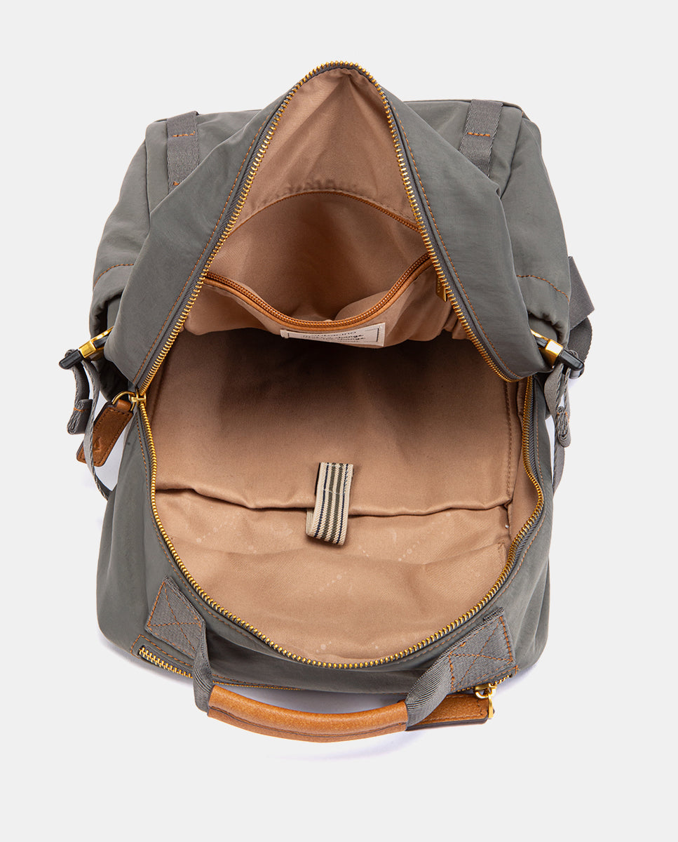 mochila-abbacino-en-materiales-reciclados-gris-satinada image 4