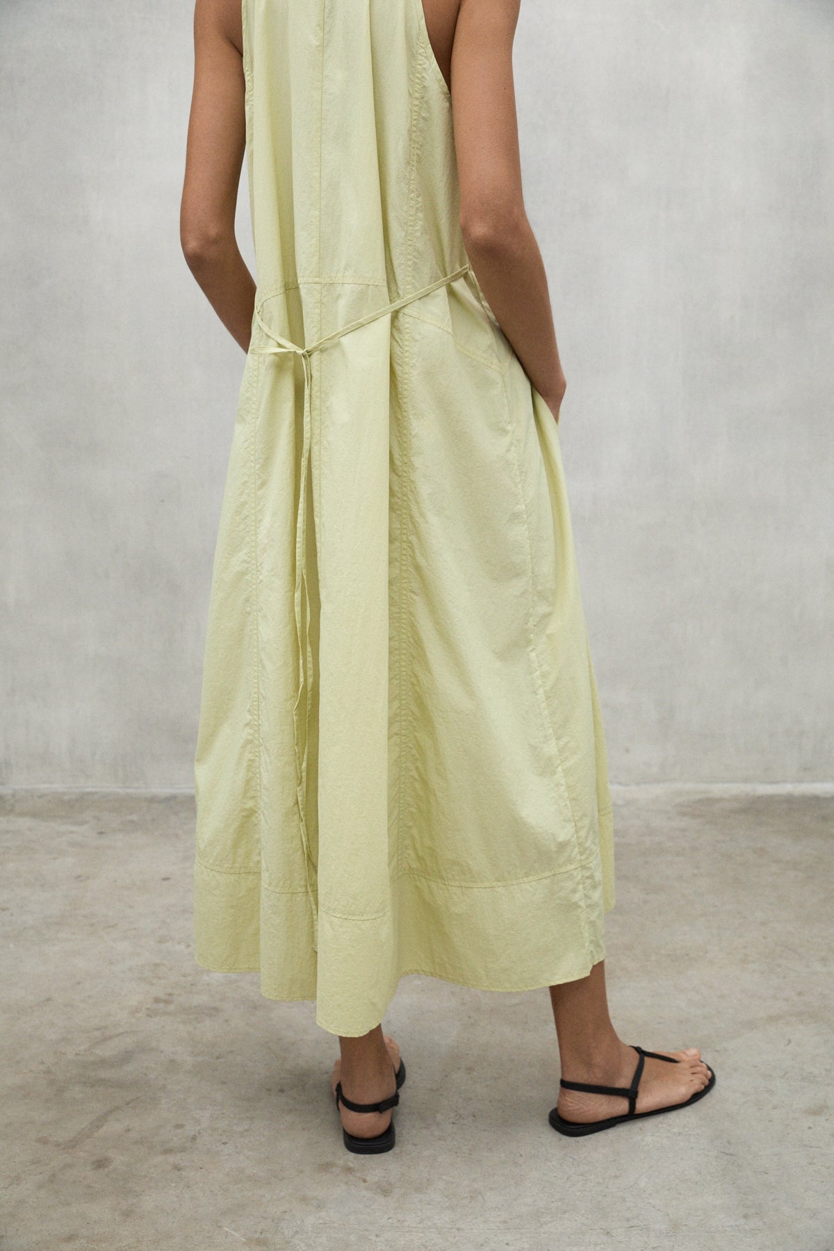vestido-ecoalf-anatasa-amarillo-para-mujer-100-poliamida-reciclada-fit-holgado image 8