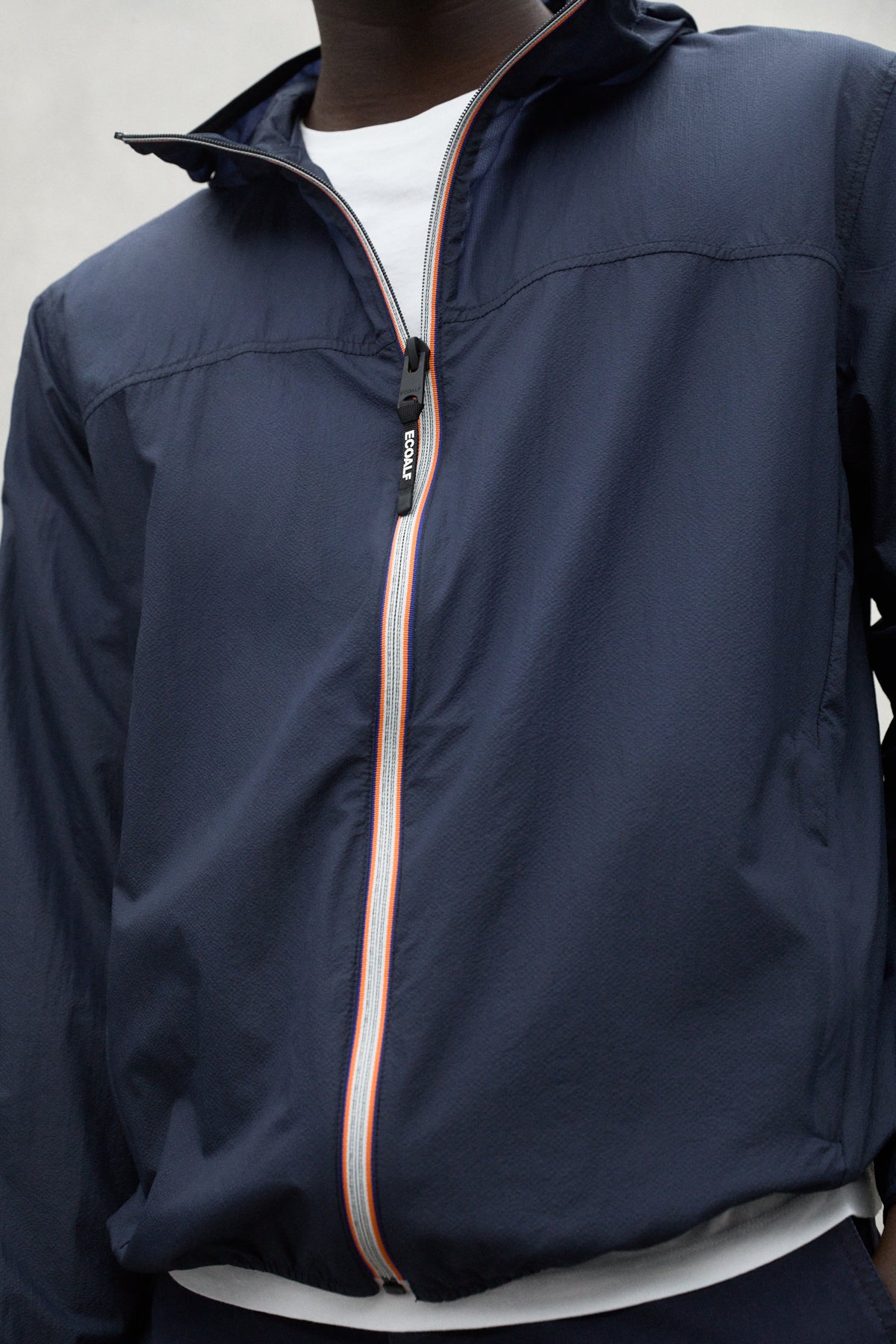 ecoalf-chaqueta-mori-azul-hombre-poliamida-reciclada image 4