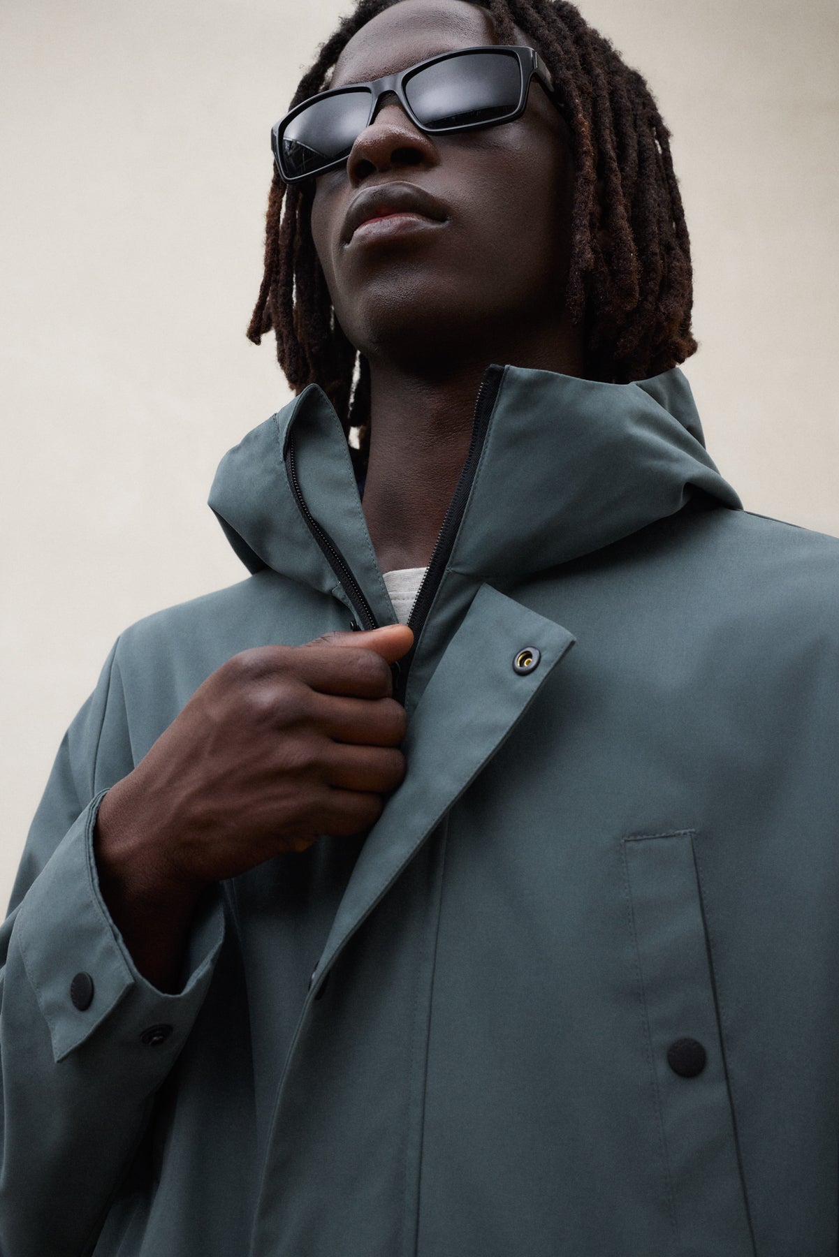 chaqueta-ecoalf-gab-verde-para-hombre-poli-ster-reciclado-capucha-y-cierre-de-cr image 7