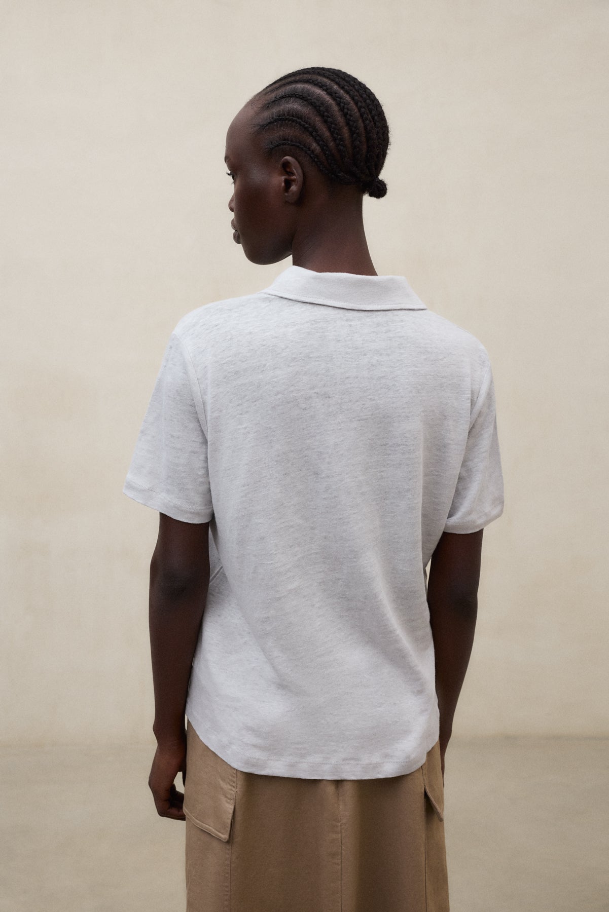 camiseta-troms-de-ecoalf-gris-100-lino-fit-relajado image 3