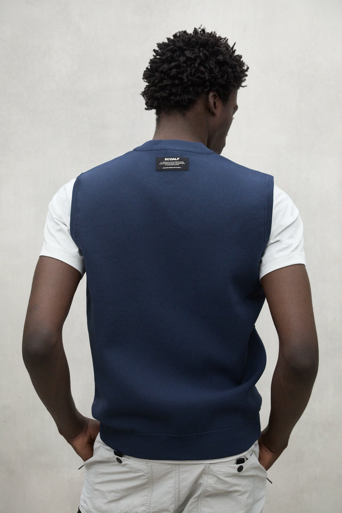 ecoalf-kobus-chaleco-de-punto-azul-marino-poliamida-reciclada-fit-regular image 3