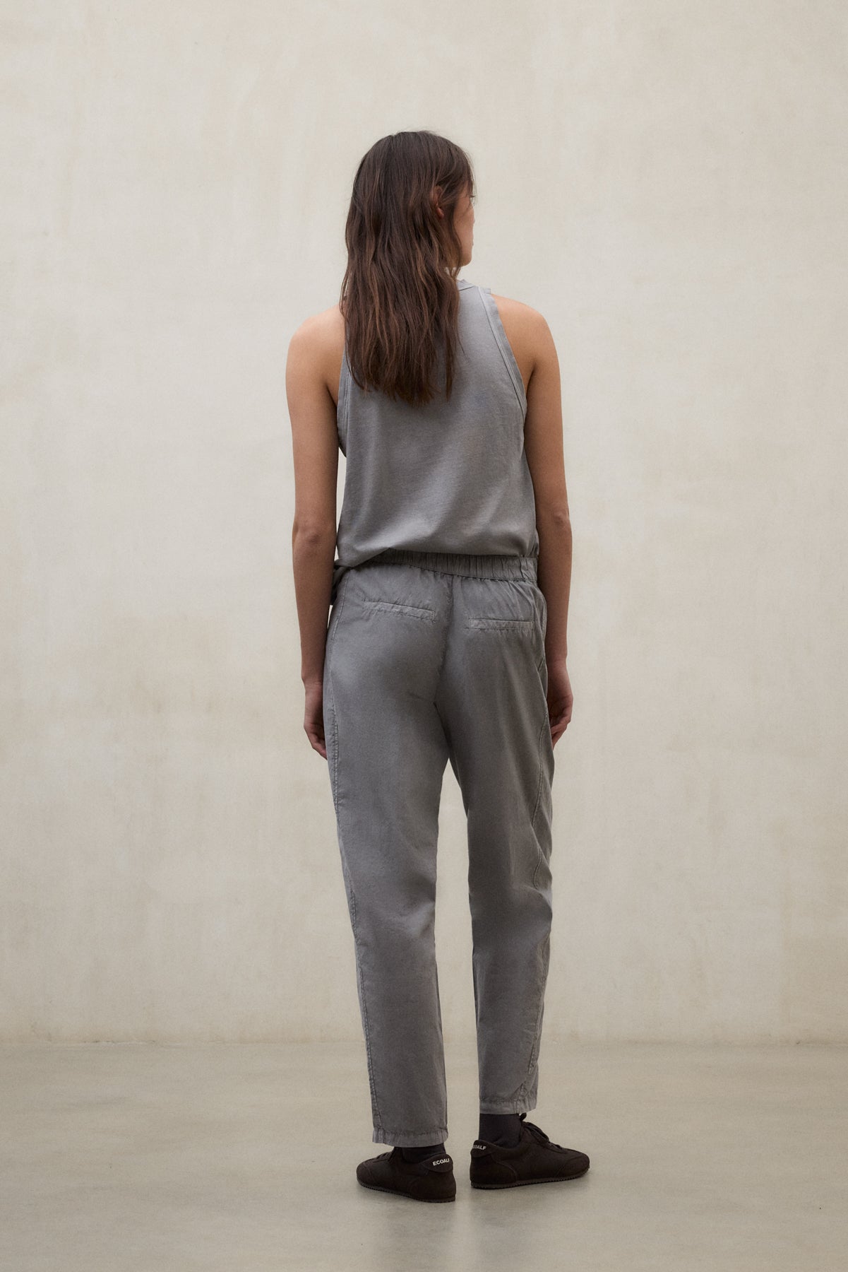 pantalones-ripoll-ecoalf-de-algod-n-regenerativo-para-mujer-gris-oscuro image 2