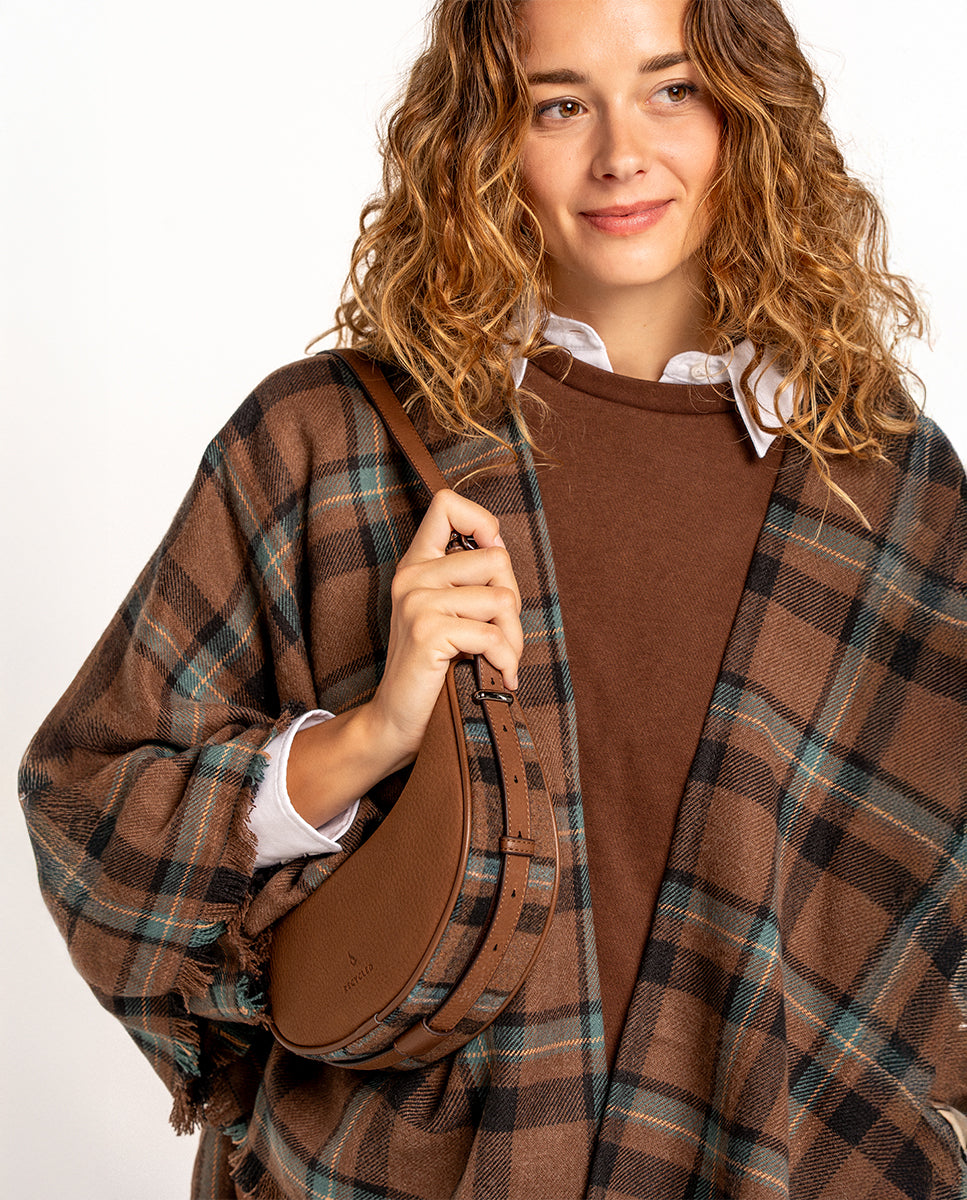 poncho-abbacino-mujer-cuadros-escoceses-marr-n image 5