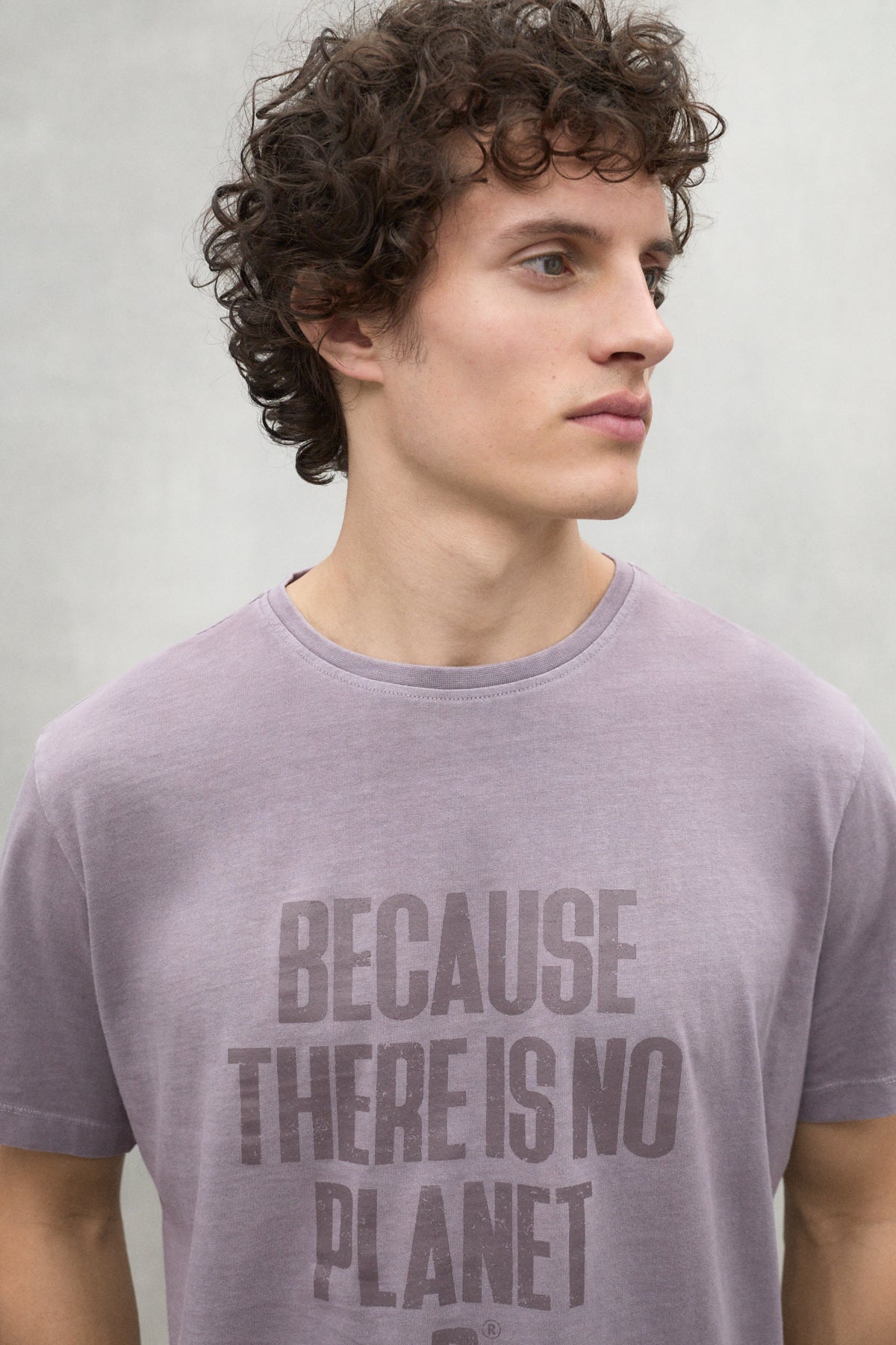 ecoalf-camiseta-min-morada-hombre-50-algod-n-reciclado-y-50-org-nico-estampado-n image 4