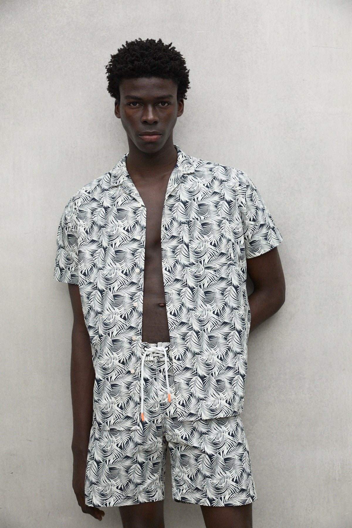 traje-de-ba-o-byron-azul-ecoalf-poliamida-reciclada-hombre image 3