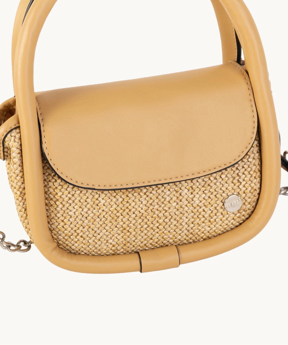 kbas-coctail-celina-bolso-de-mano-en-pu-y-rafia-color-arena image 3