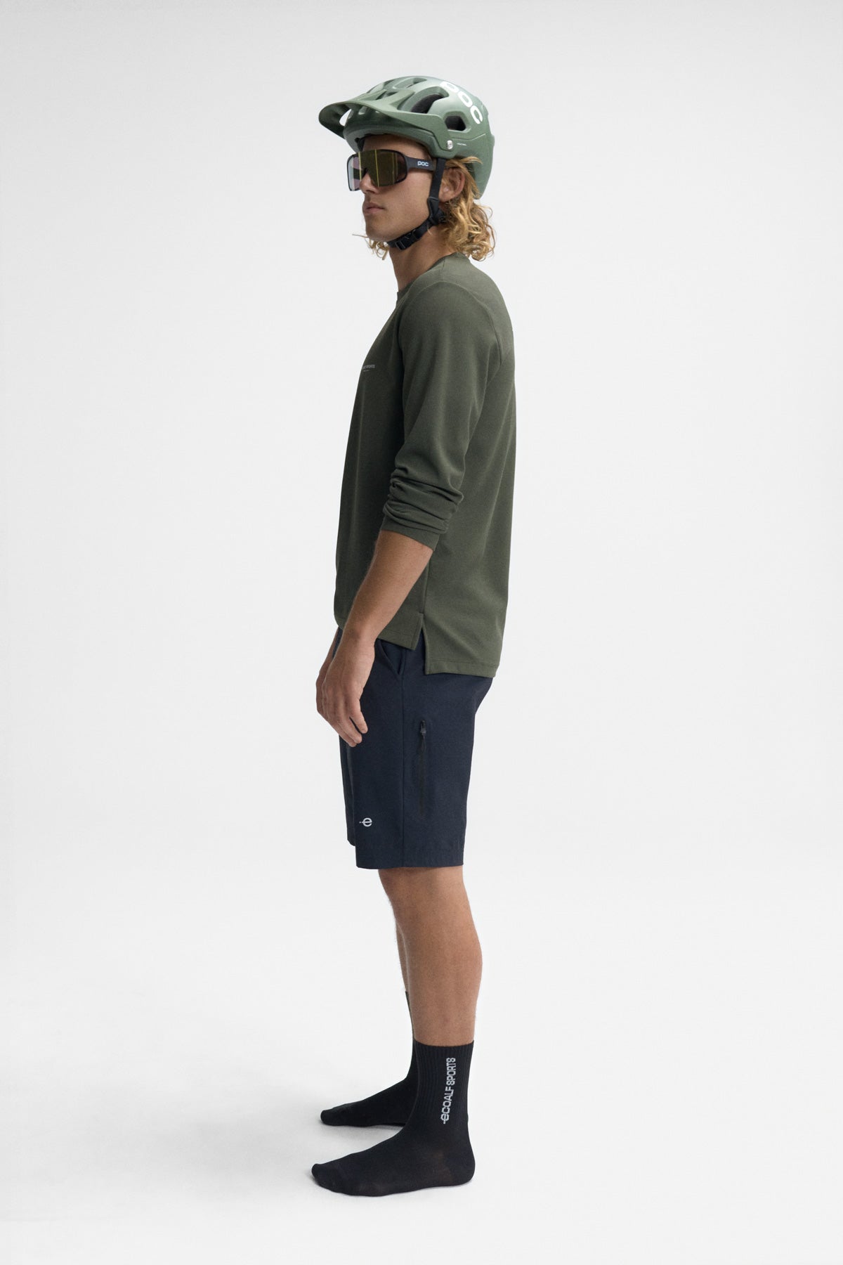 ecoalf-camiseta-val-unisex-verde-de-manga-larga-transpirable-y-secado-r-pido image 4