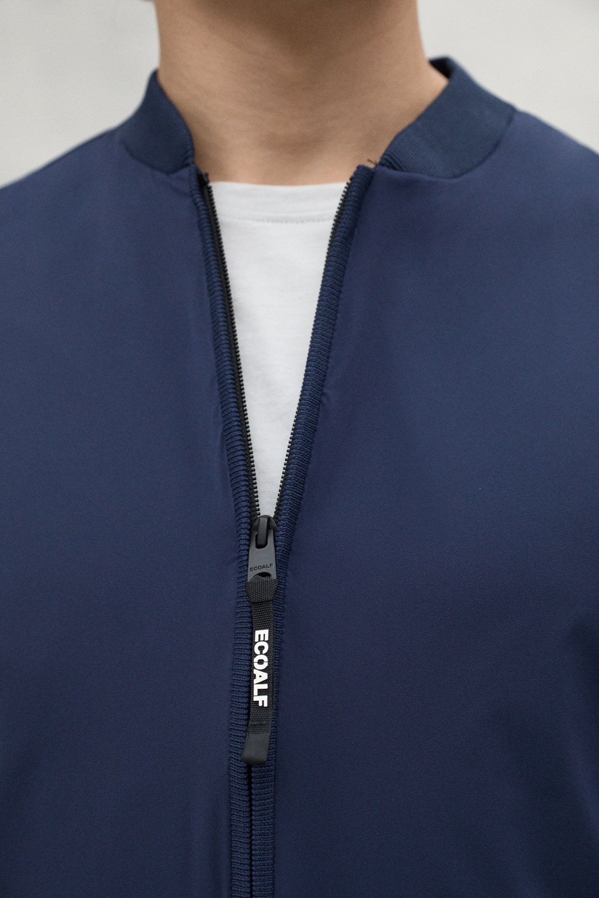 ecoalf-chaqueta-de-punto-kobus-azul-marino-poliamida-reciclada image 4