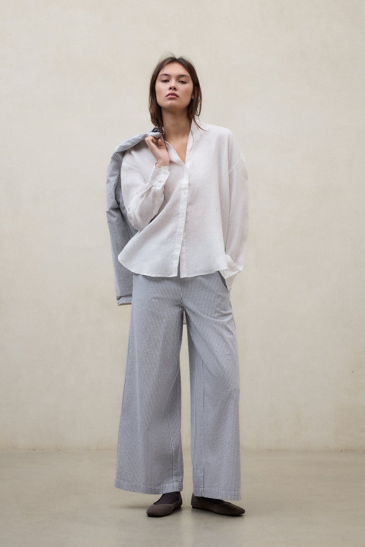 ecoalf-camisa-daria-blanca-mujer-lino-oversize image 1