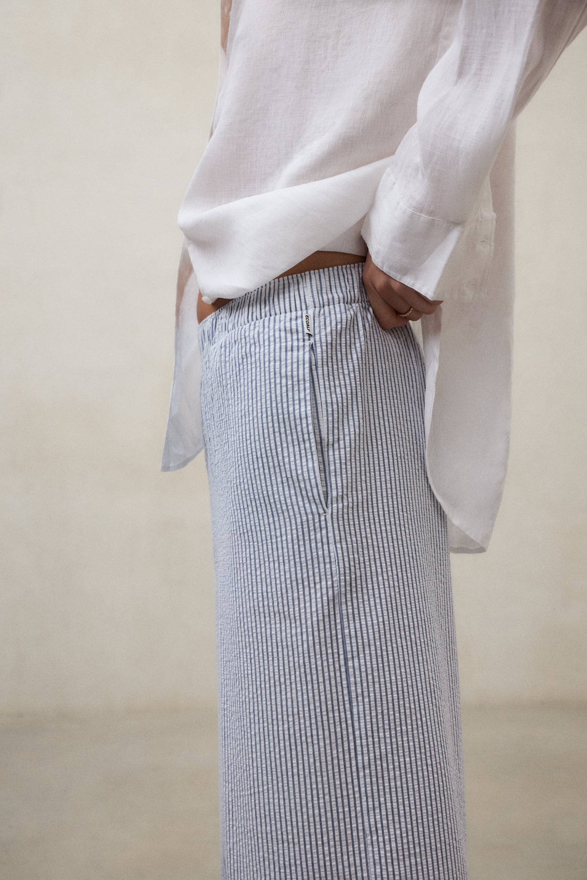 pantalones-moss-ecoalf-azul-y-blanco-algod-n-org-nico image 5
