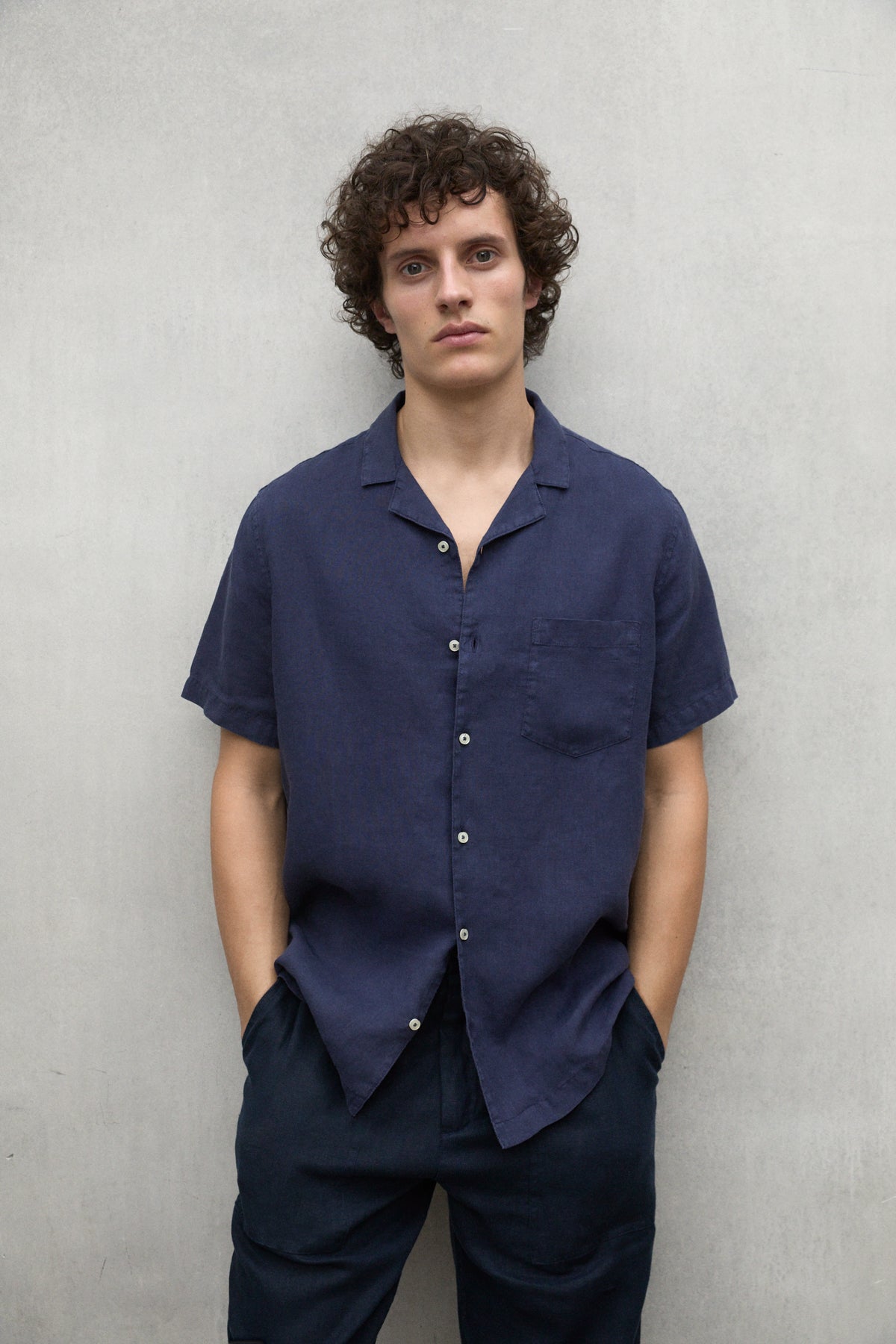 ecoalf-camisa-sutar-azul-marino-lino-100-con-cuello-bowling image 1