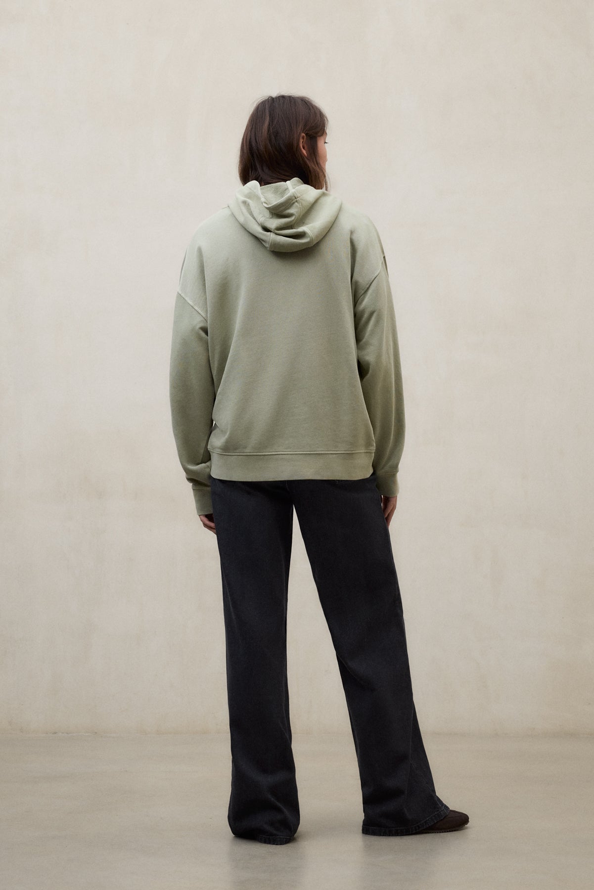 ecoalf-sudadera-bianca-verde-100-algod-n-reciclado-con-capucha-y-cordones image 2