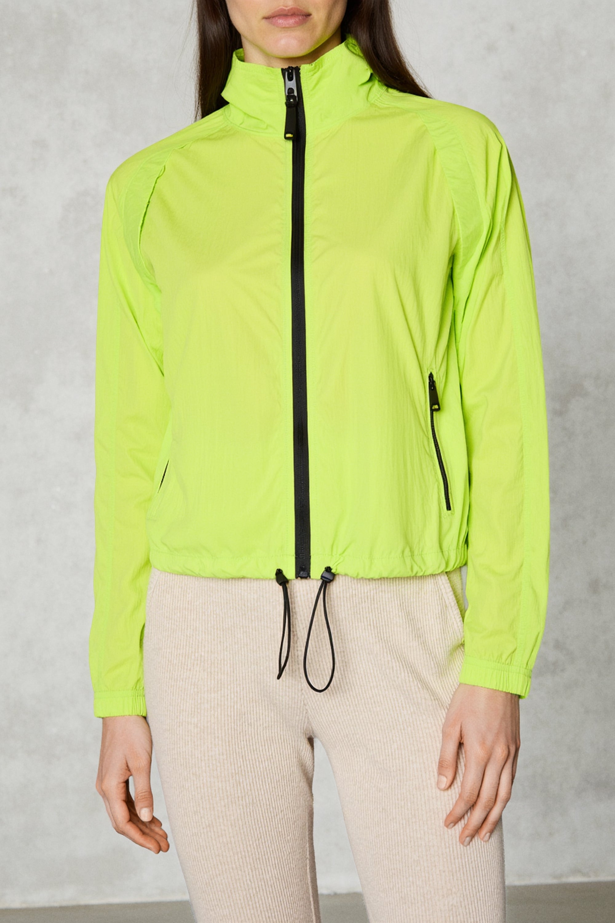 chaqueta-mott-lima-ecoalf-para-mujer-100-poliamida-reciclada-ligera-y-transpirab image 4