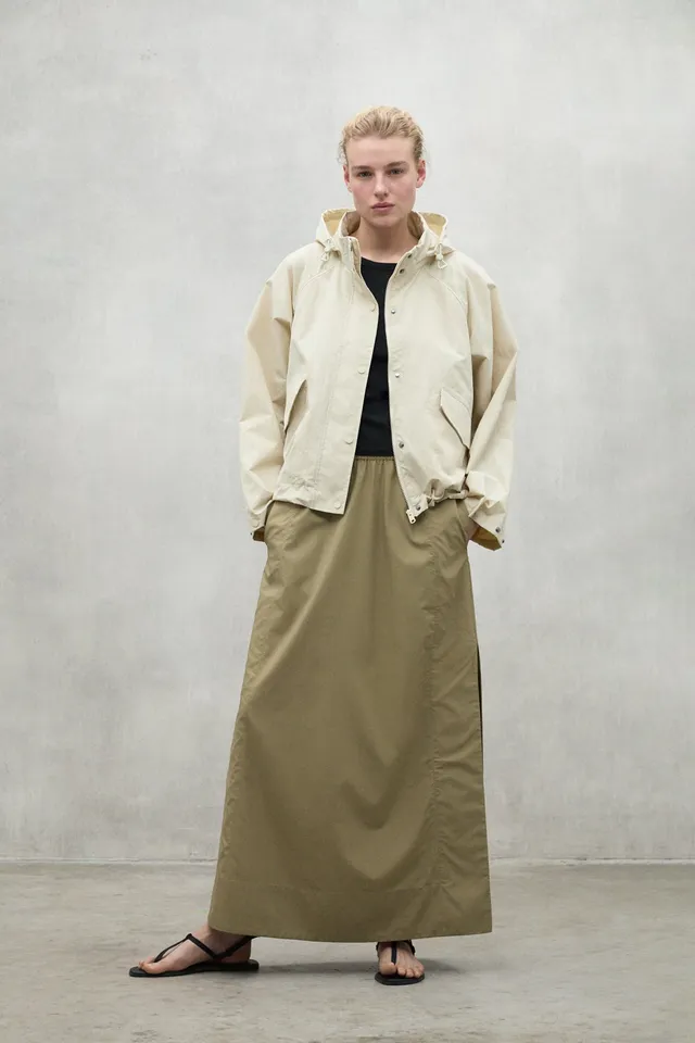 ecoalf-chaqueta-belumut-beige-poliamida-reciclada-impermeable image 1