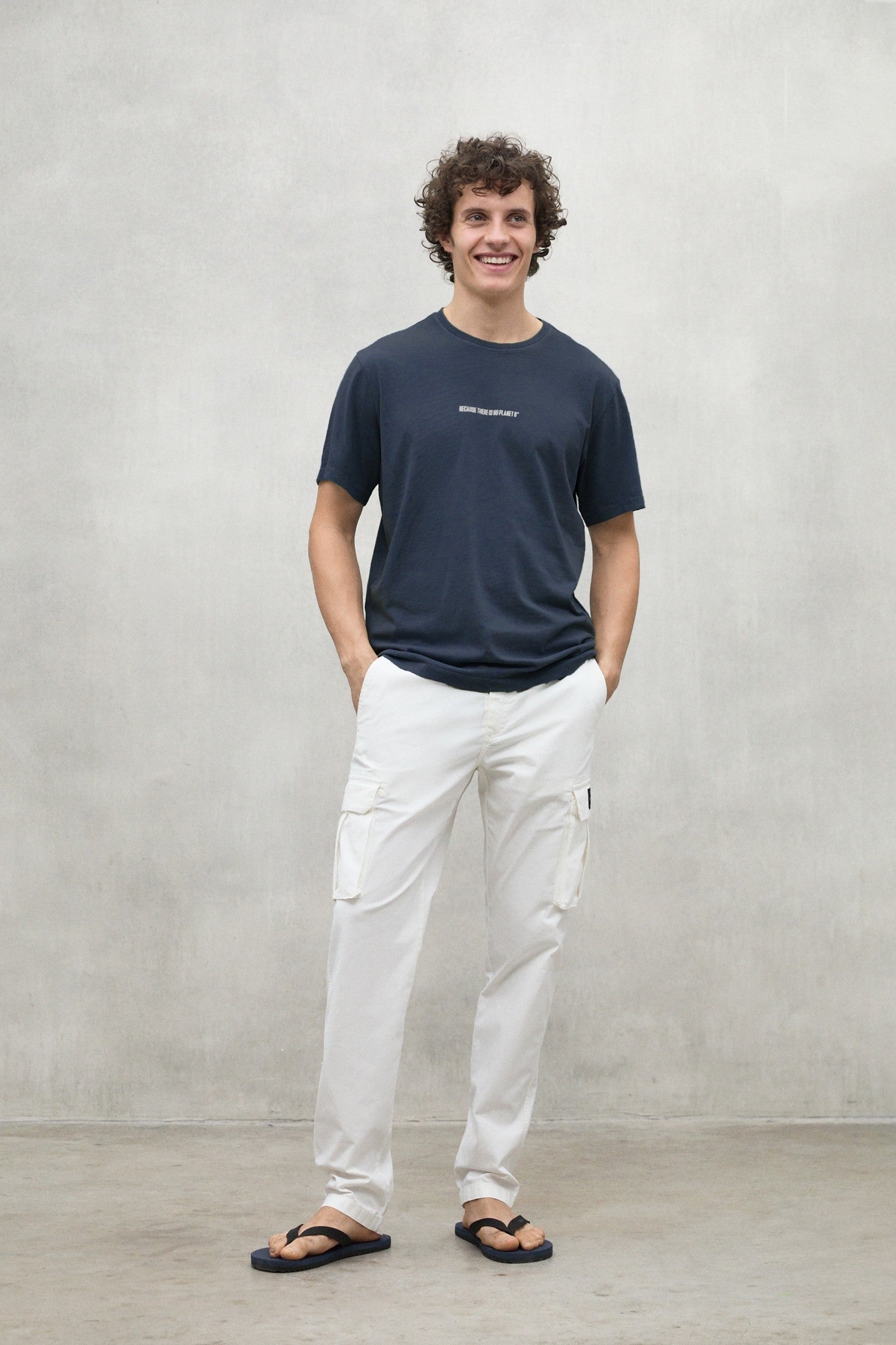 camiseta-almera-de-ecoalf-para-hombre-50-algod-n-org-nico-y-50-reciclado-azul-ma image 2
