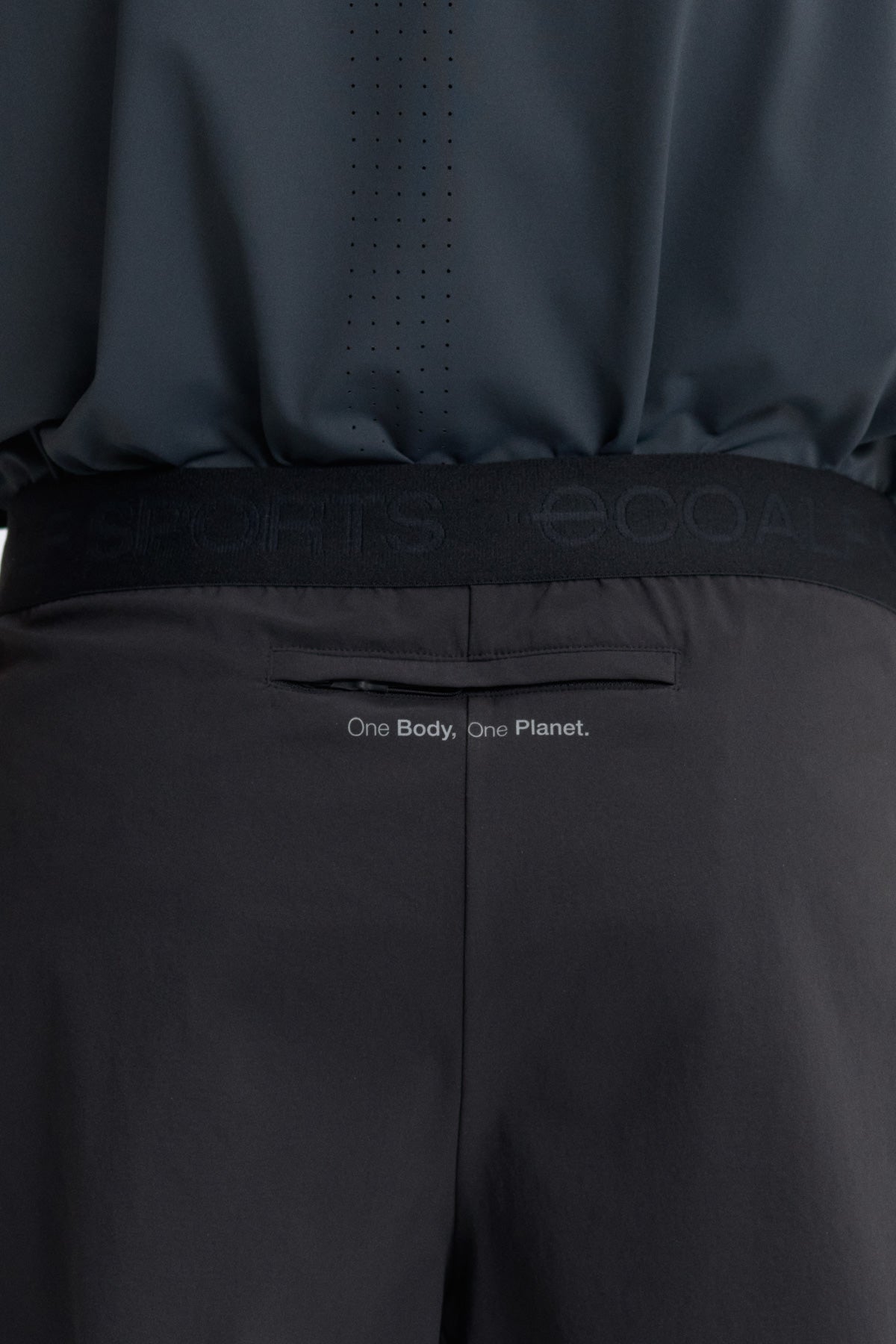 pantal-n-corto-boston-ecoalf-de-nylon-reciclado-para-hombre-negro-ligero-y-repel image 7