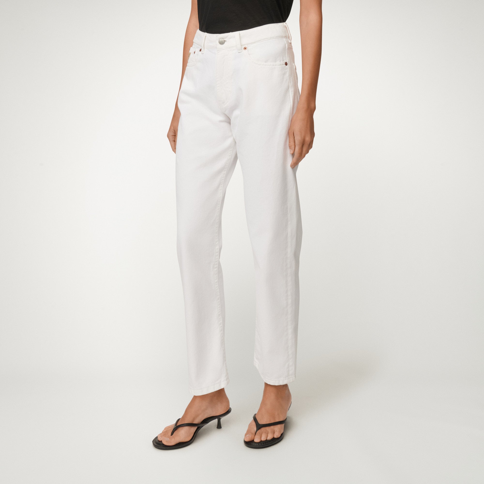 lois-new-dana image 2