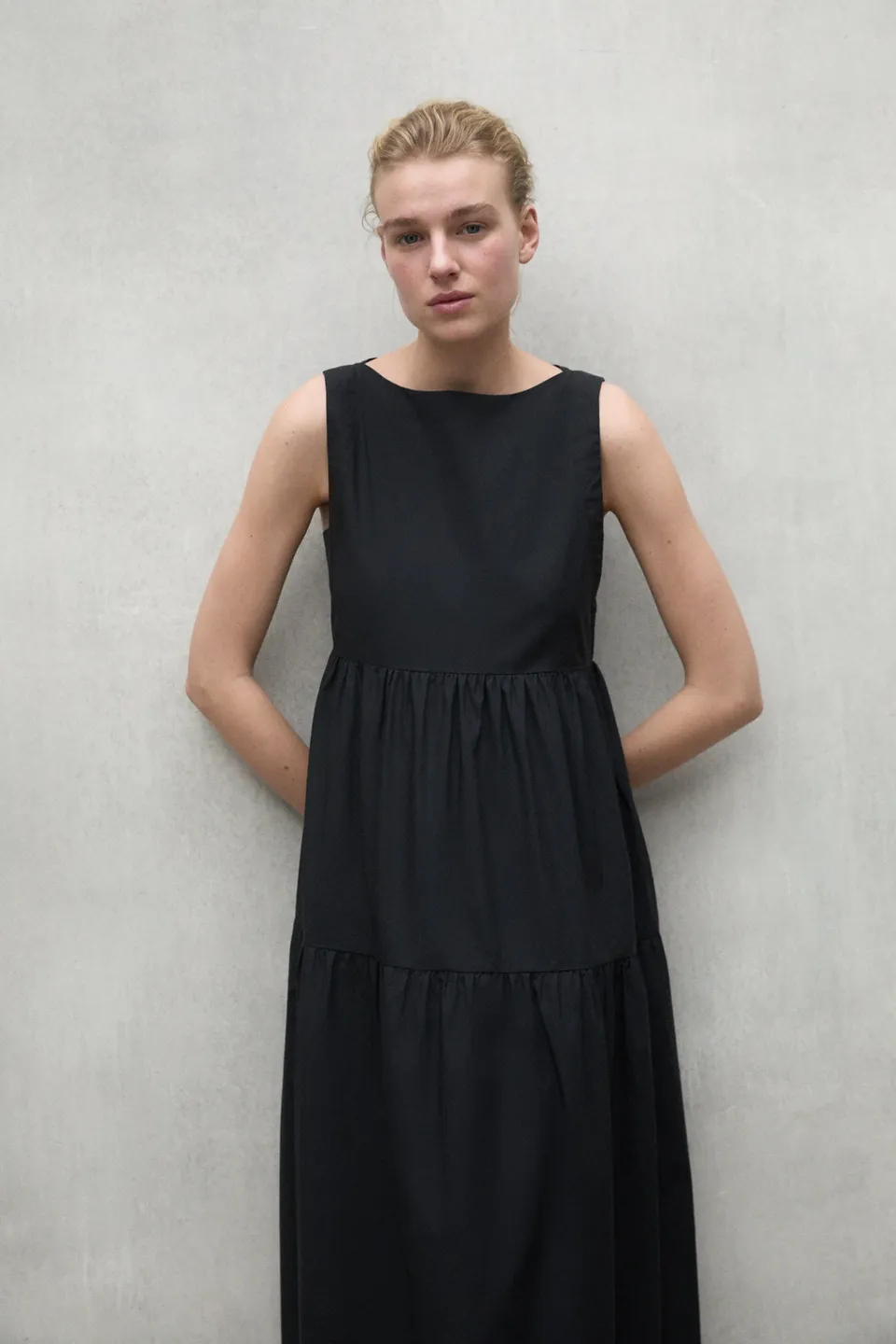 ecoalf-vestido-bossa-negro-vestido-holgado-de-tencel-modal-con-bolsillos-lateral image 1